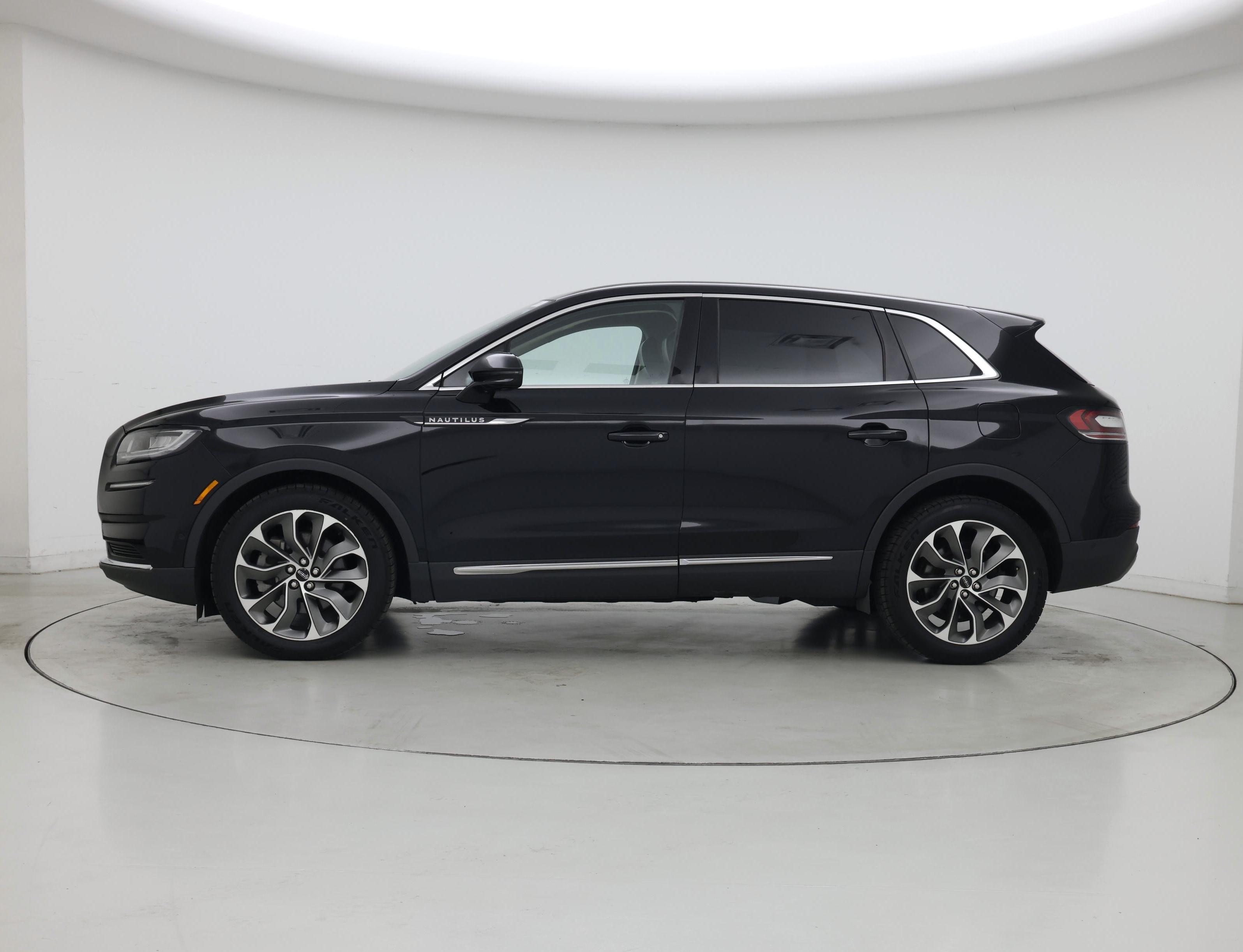 Thumbnail: 2021 Lincoln Nautilus - 3