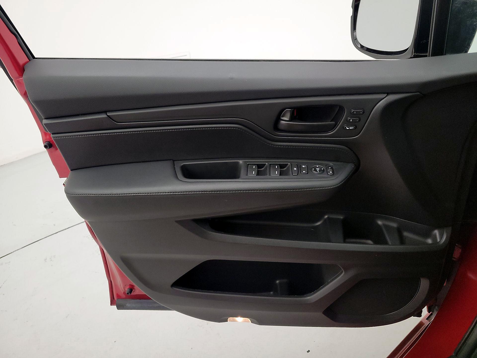 Thumbnail: 2025 Honda Odyssey - 12