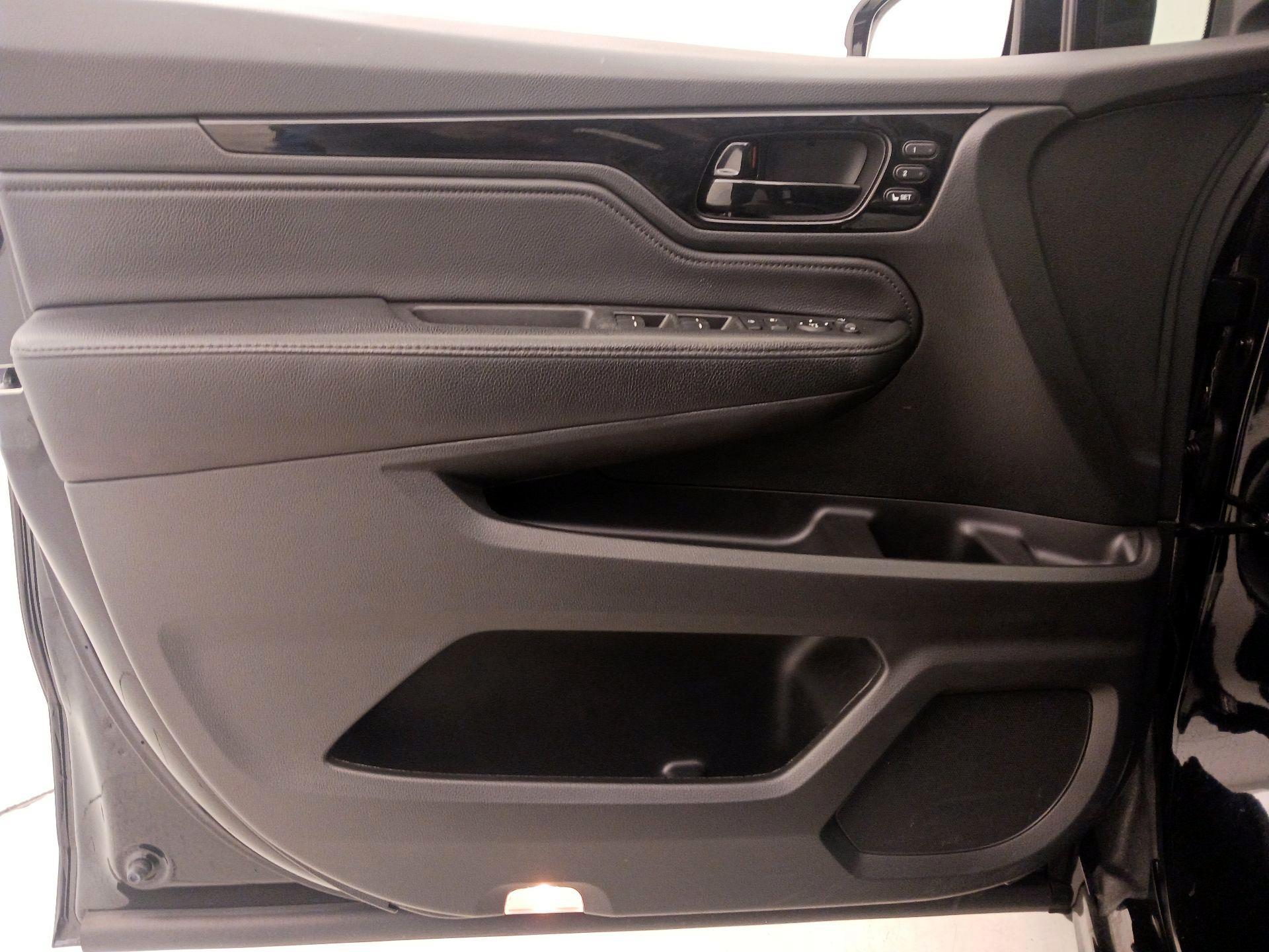 Thumbnail: 2023 Honda Odyssey - 12