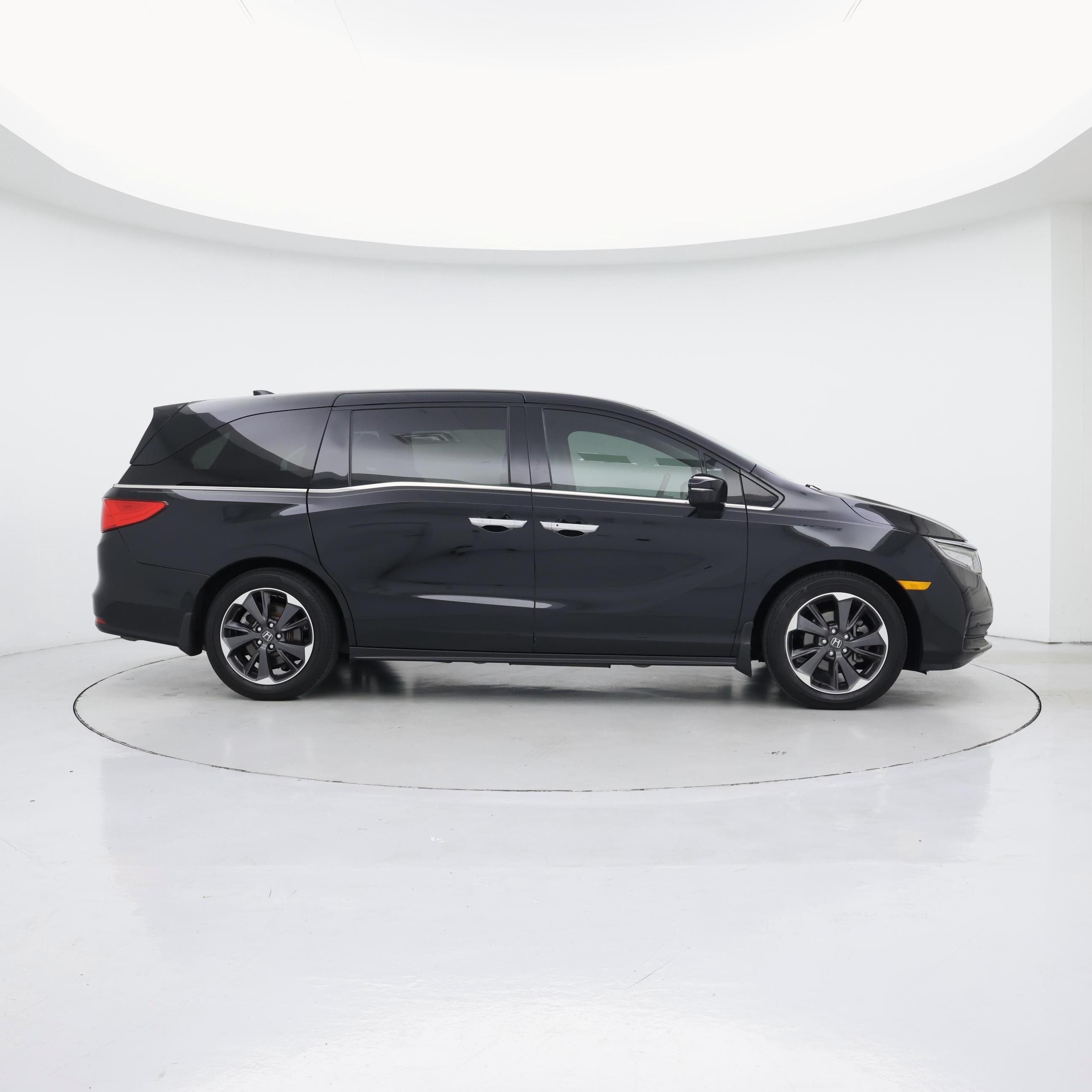 Thumbnail: 2023 Honda Odyssey - 7