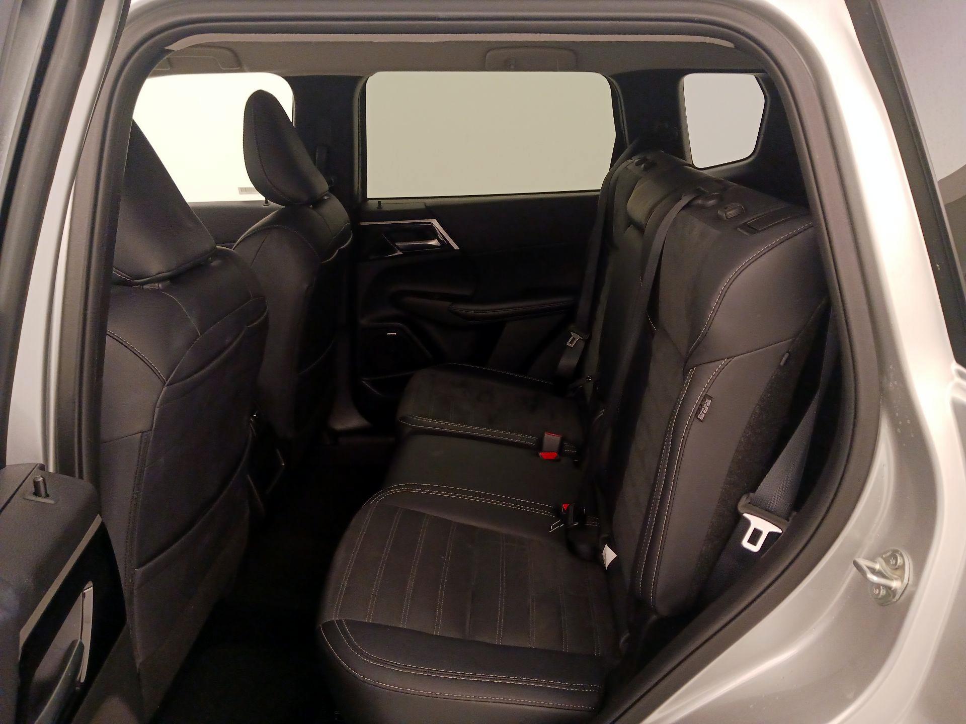 Thumbnail: 2025 Mitsubishi Outlander - 20