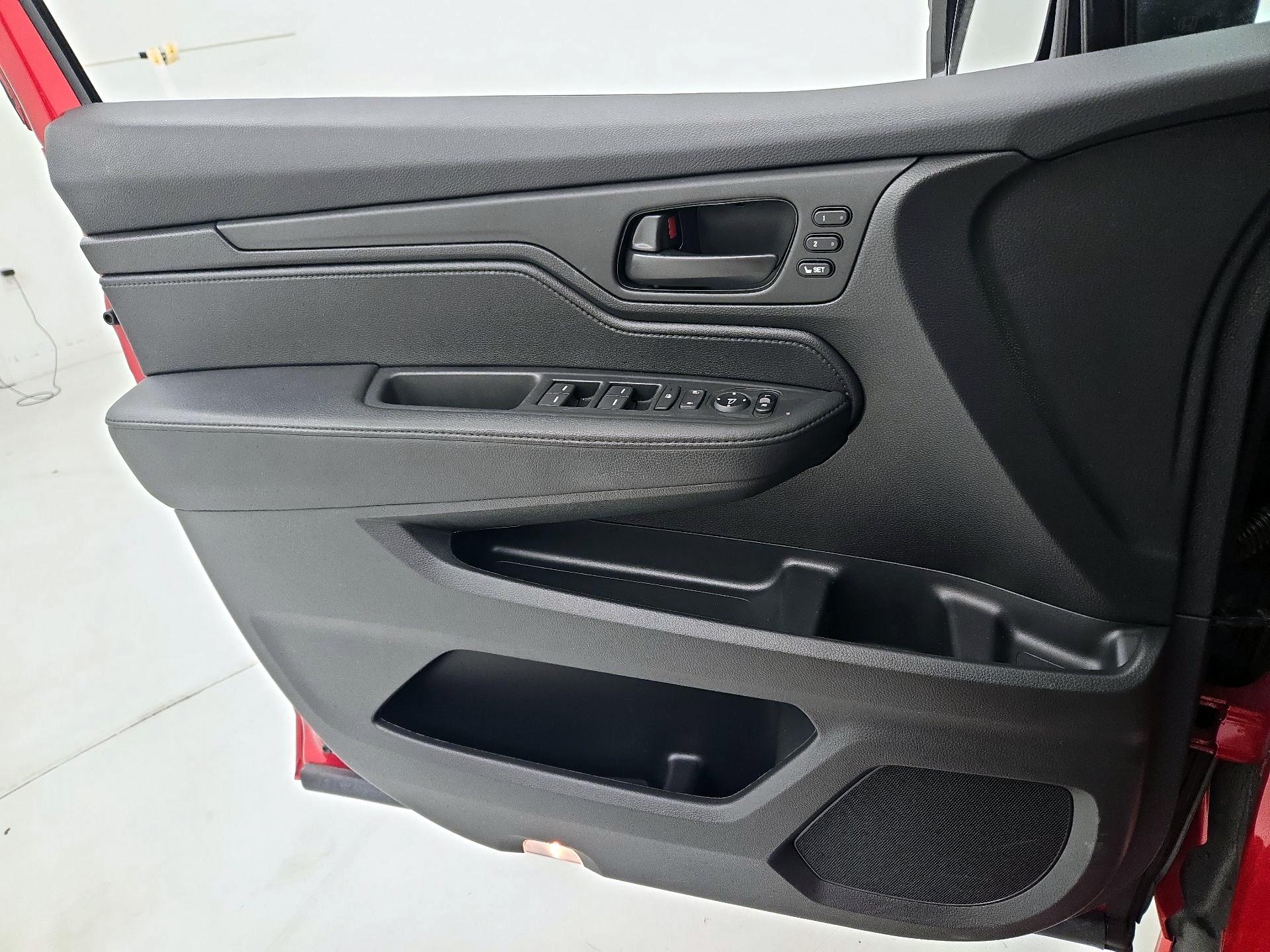 Thumbnail: 2025 Honda Odyssey - 12