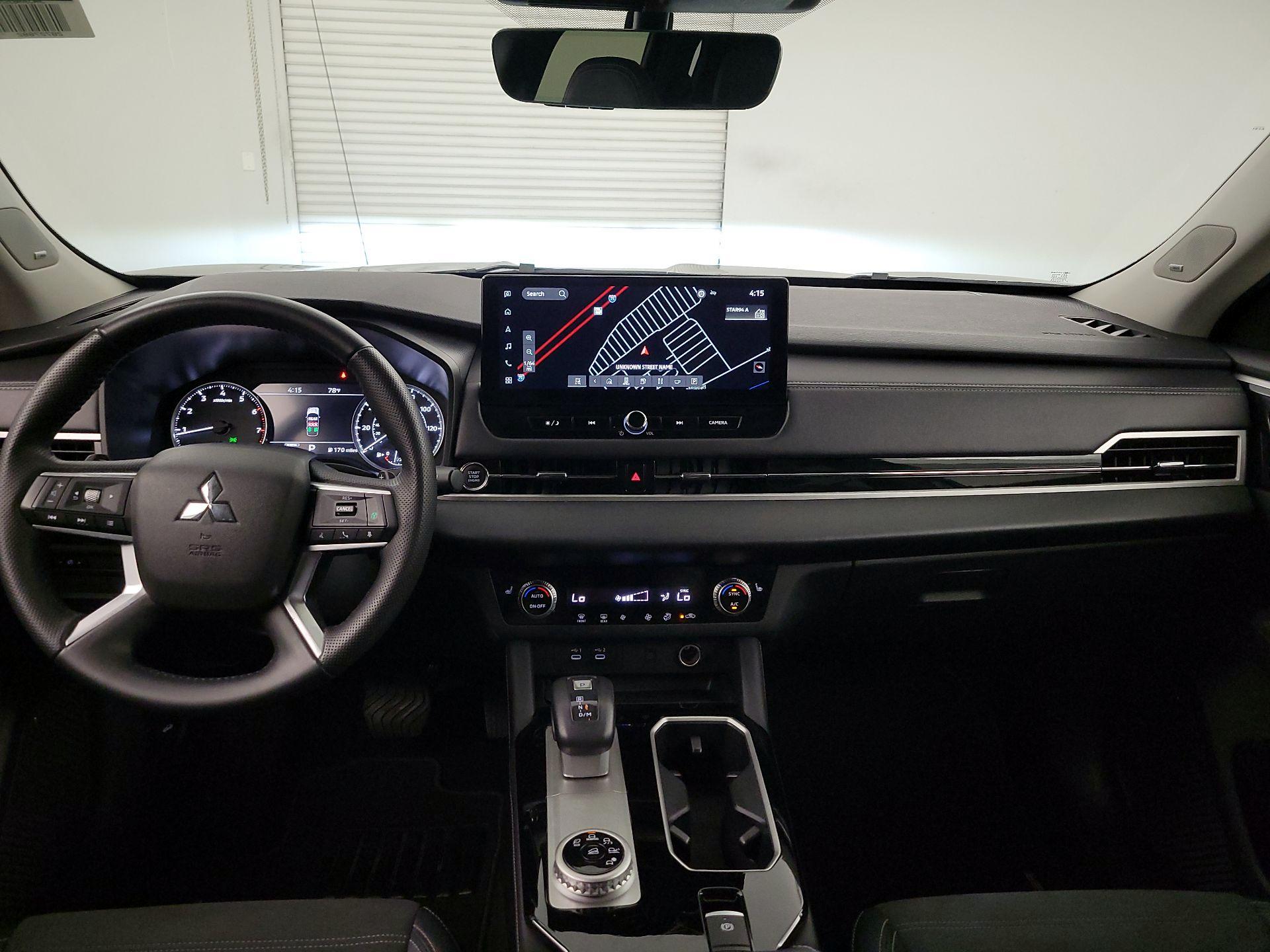 Thumbnail: 2025 Mitsubishi Outlander - 9