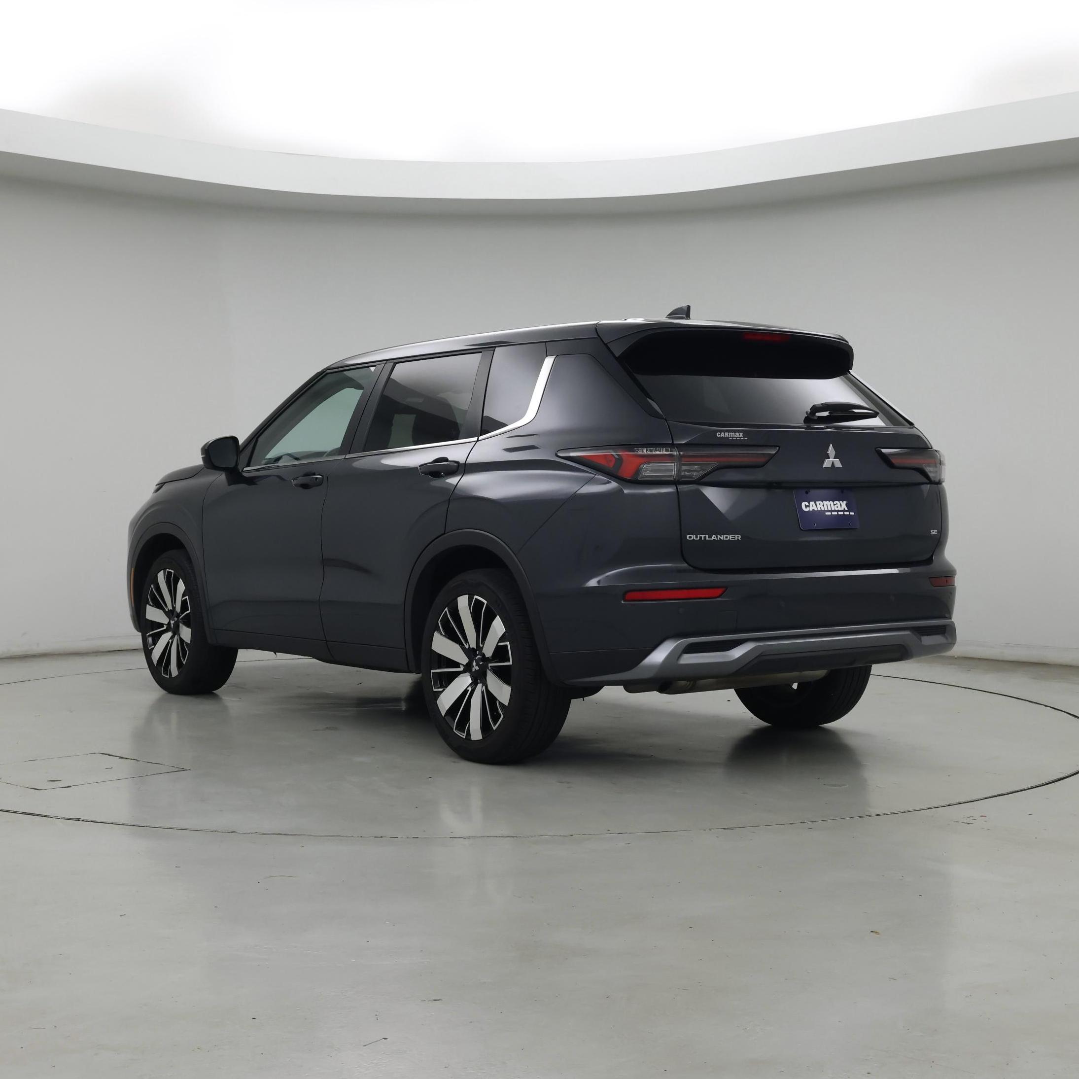 Thumbnail: 2025 Mitsubishi Outlander - 2
