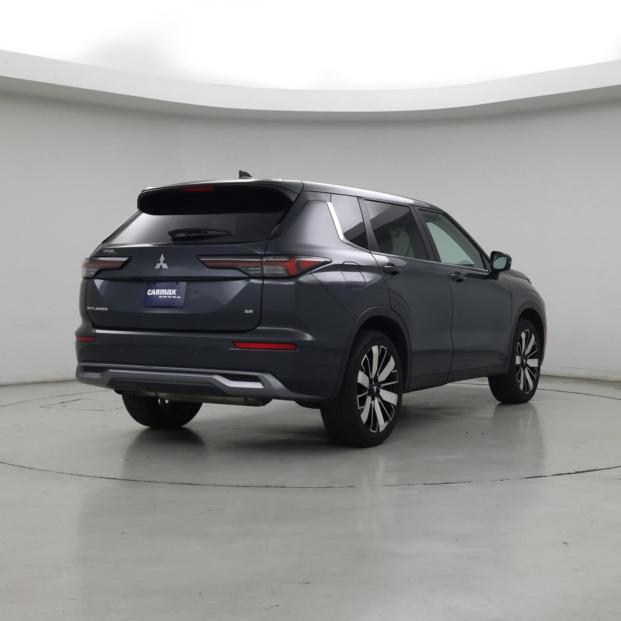 Thumbnail: 2025 Mitsubishi Outlander - 8
