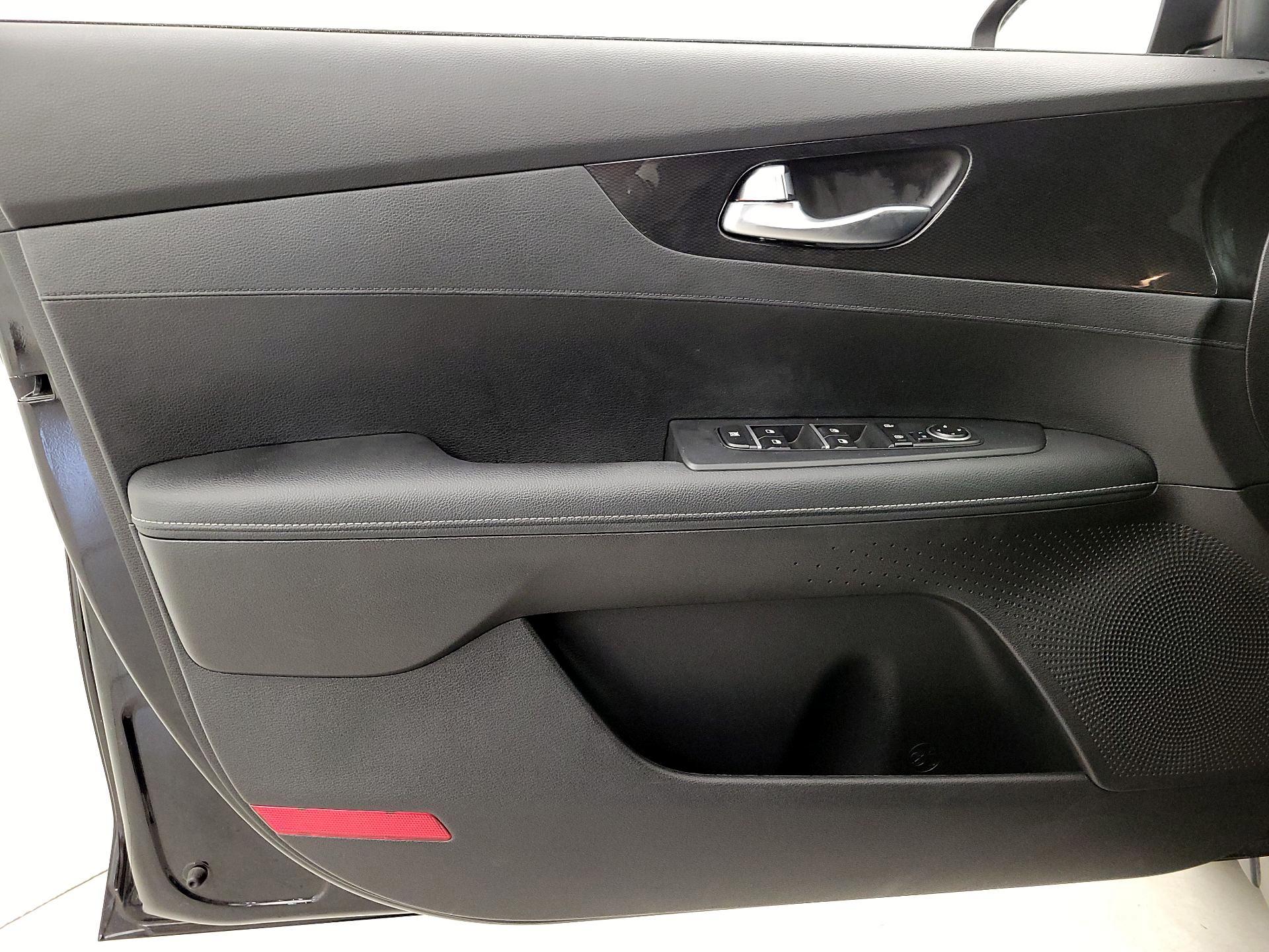 Thumbnail: 2023 Kia Forte - 12