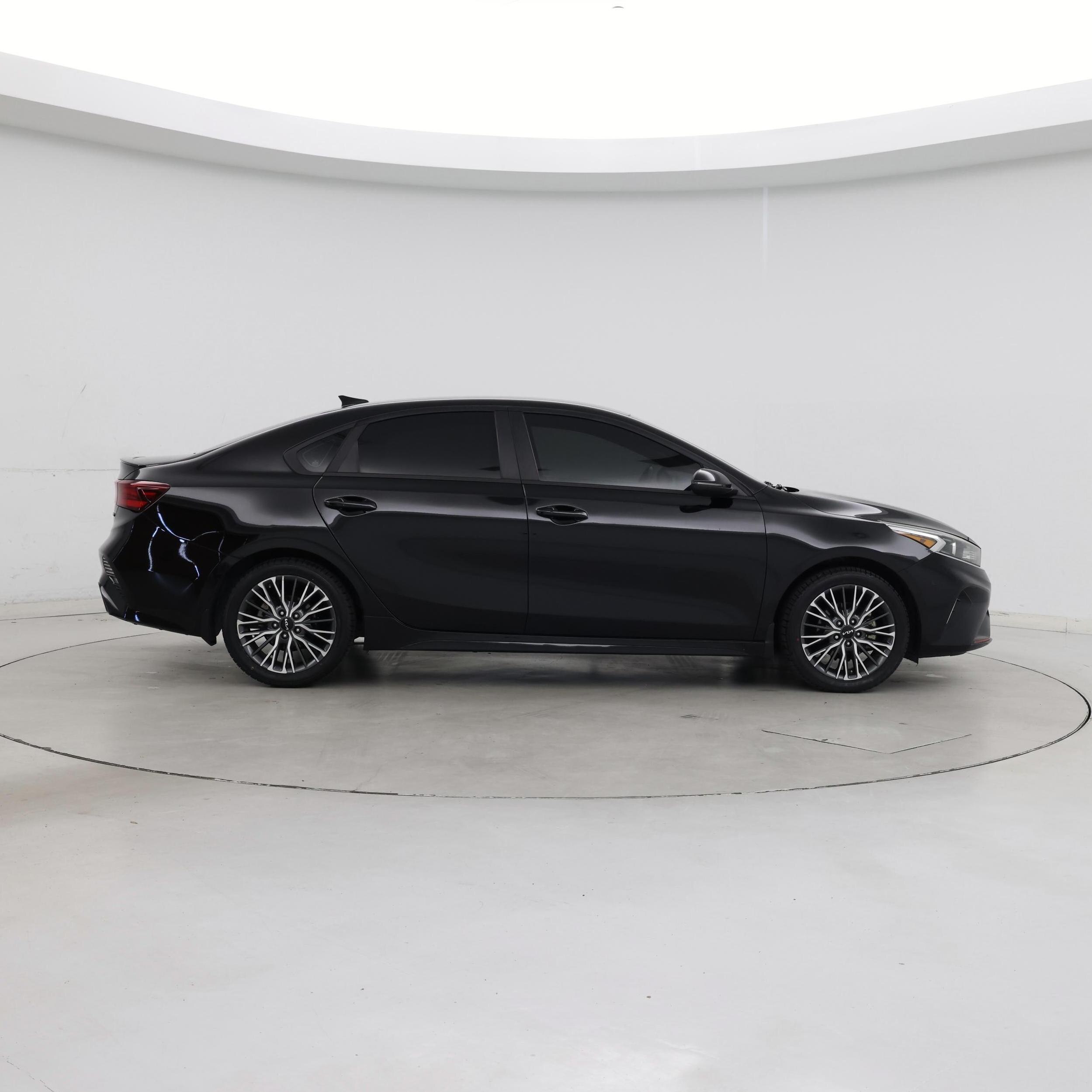 Thumbnail: 2023 Kia Forte - 7