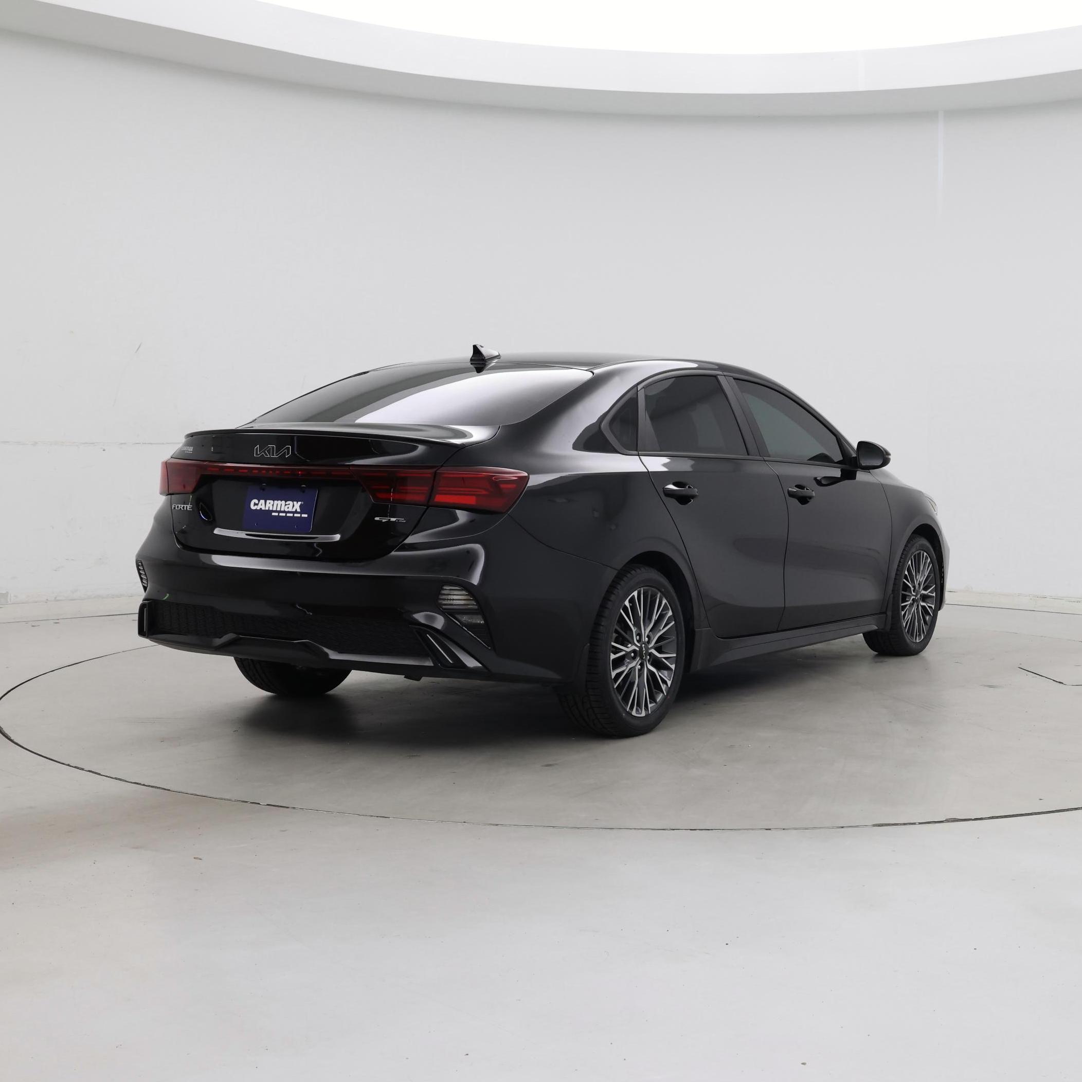 Thumbnail: 2023 Kia Forte - 8