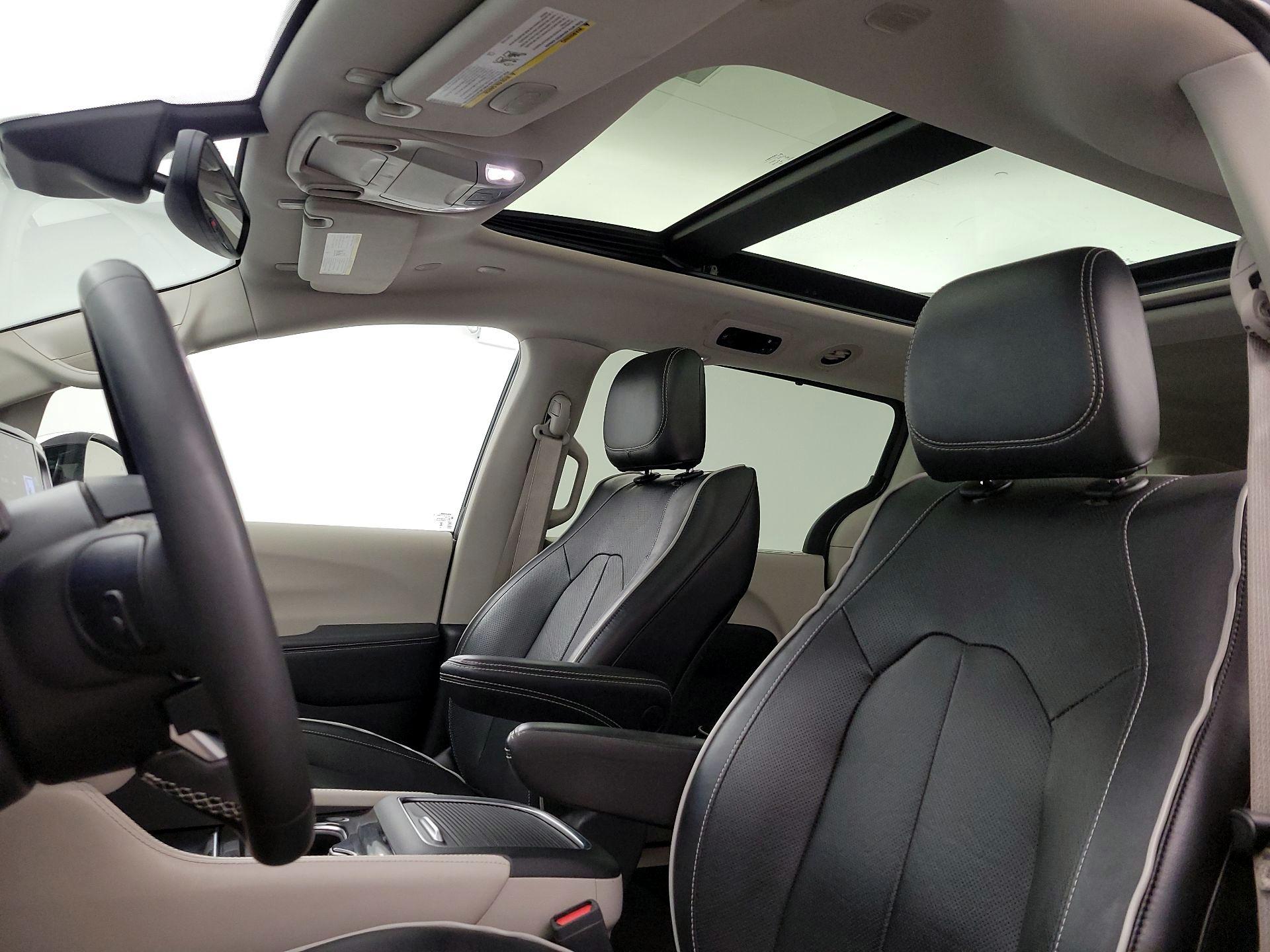 Thumbnail: 2023 Chrysler Pacifica - 19
