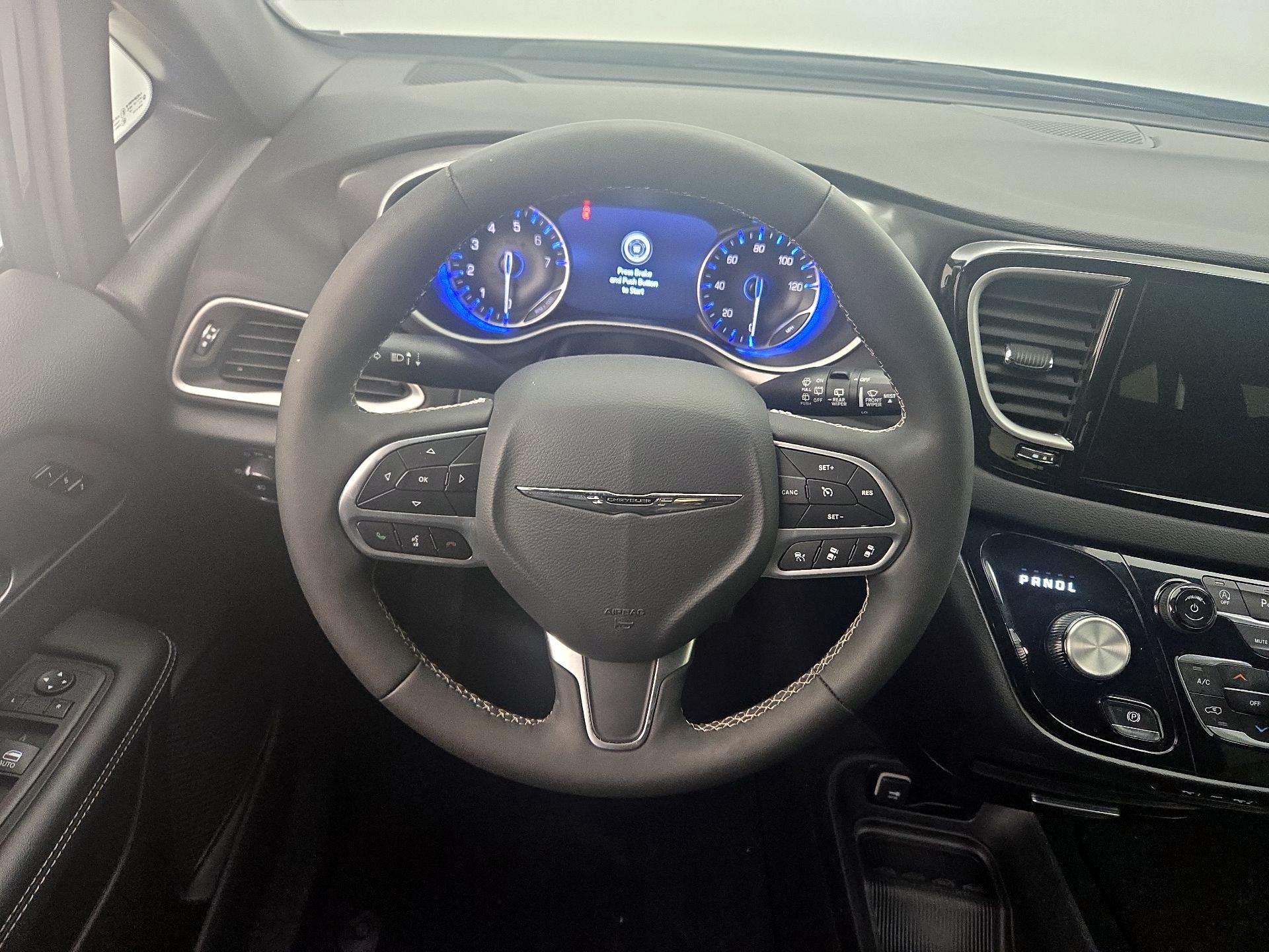 Thumbnail: 2025 Chrysler Pacifica - 10