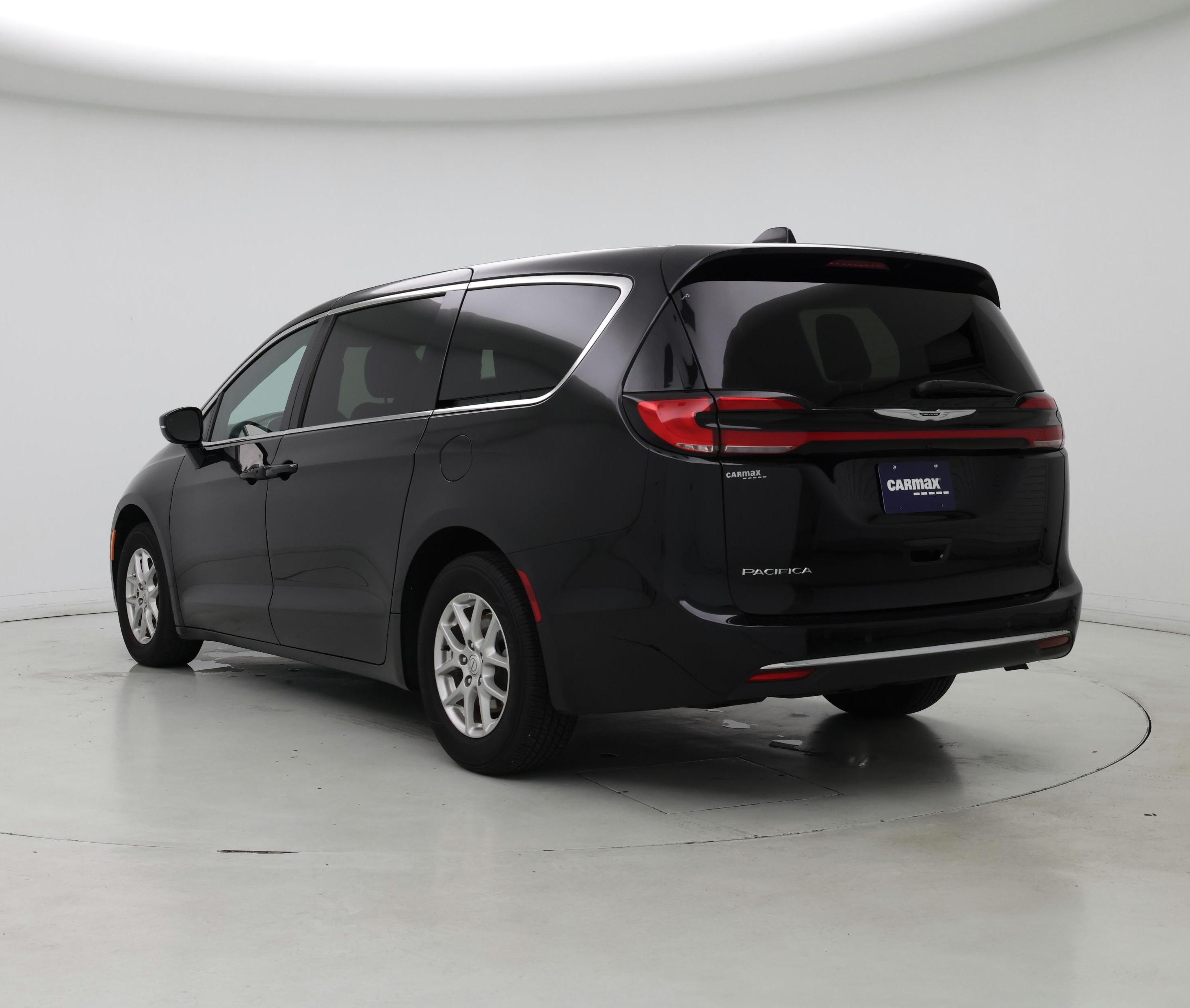 Thumbnail: 2025 Chrysler Pacifica - 2