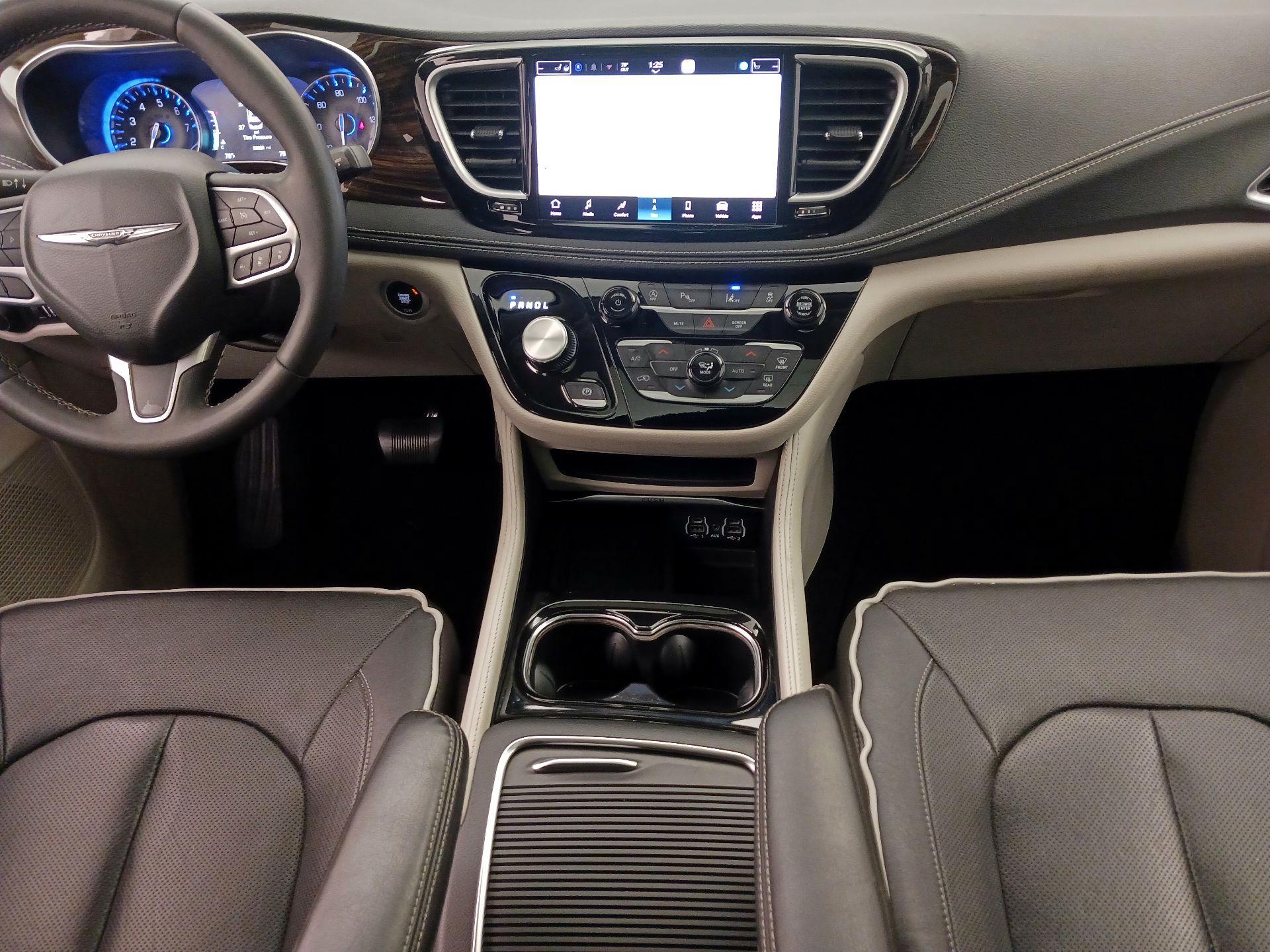 Thumbnail: 2023 Chrysler Pacifica - 9