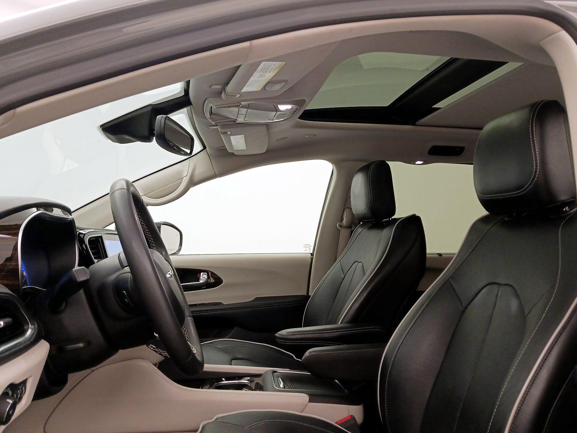 Thumbnail: 2023 Chrysler Pacifica - 20