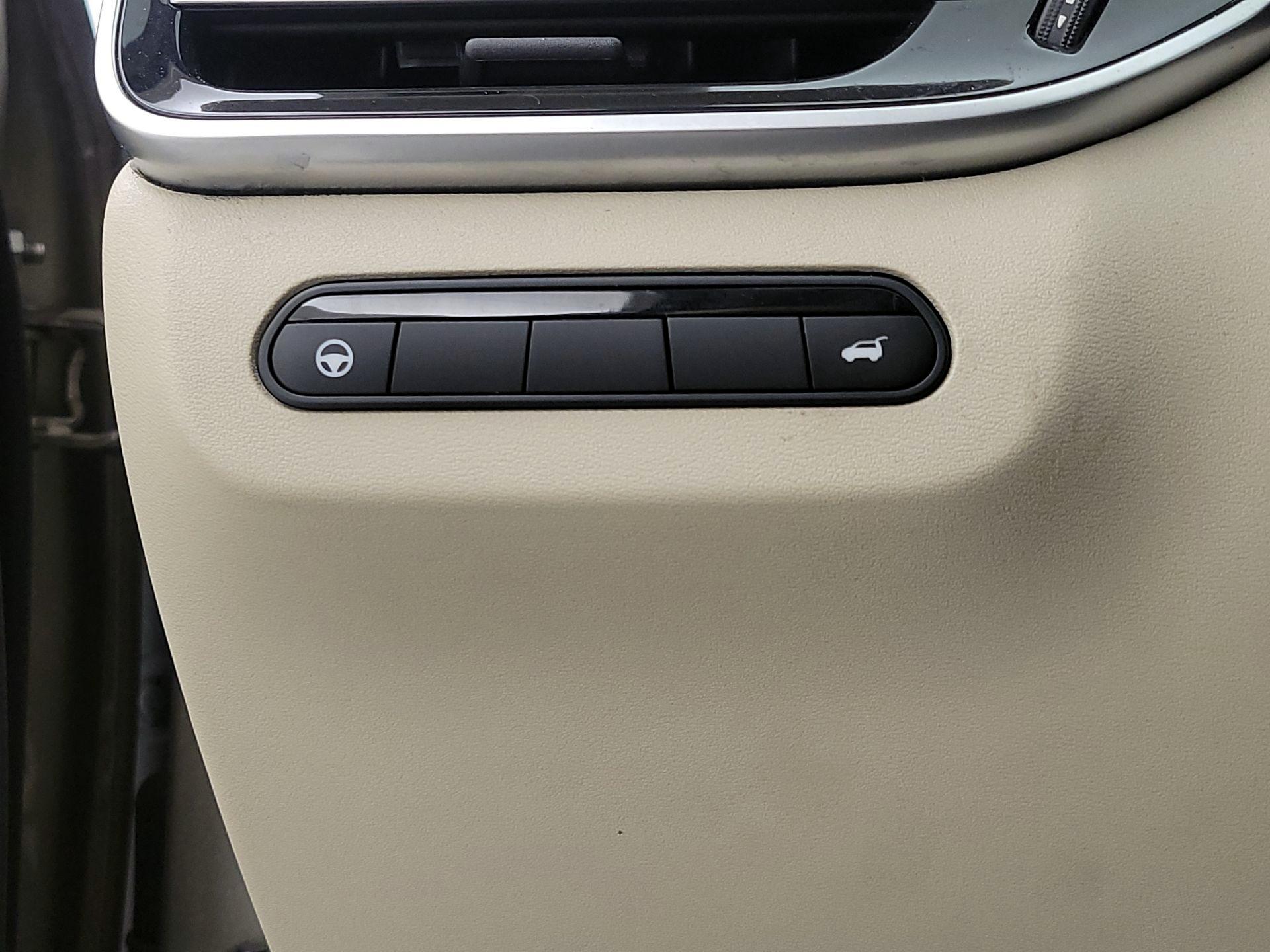 Thumbnail: 2023 INFINITI QX60 - 13