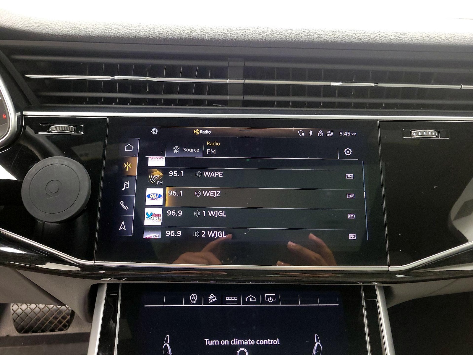 2022 Audi Q7 Premium - Photo 17