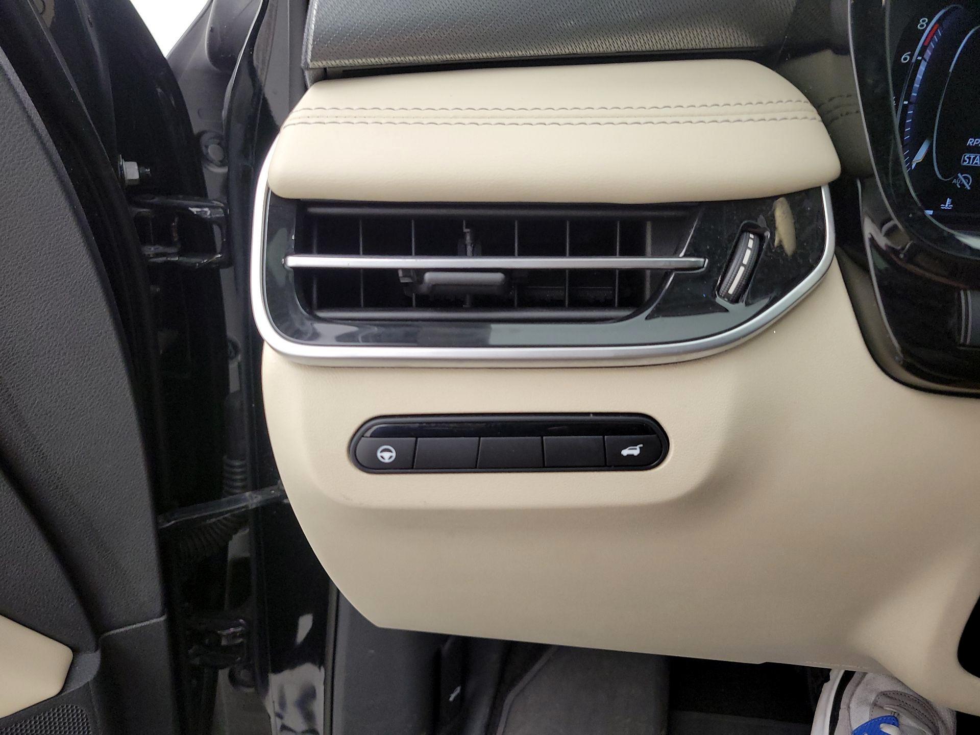 Thumbnail: 2023 INFINITI QX60 - 13