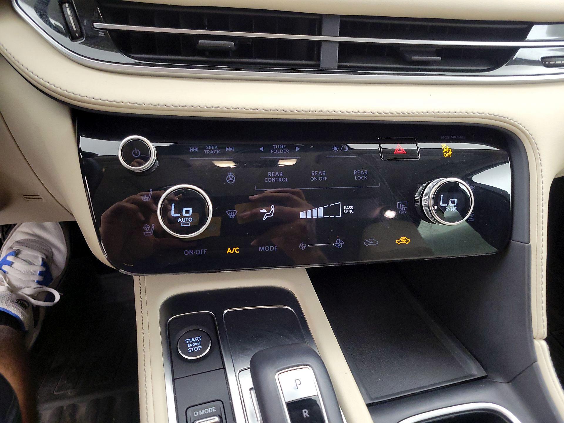 Thumbnail: 2023 INFINITI QX60 - 15