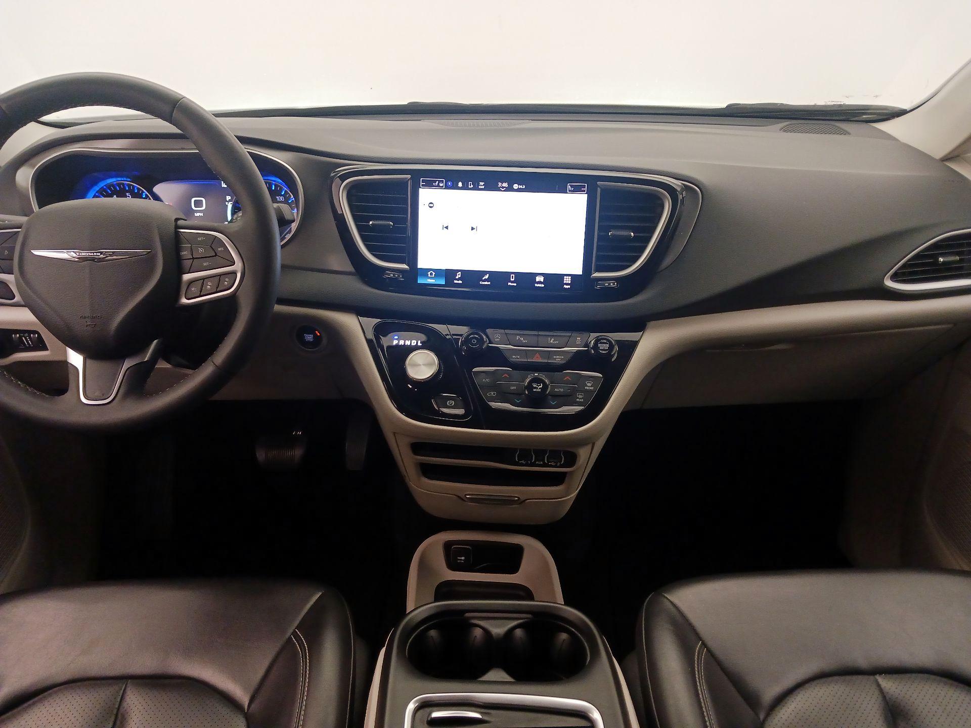 Thumbnail: 2023 Chrysler Pacifica - 9
