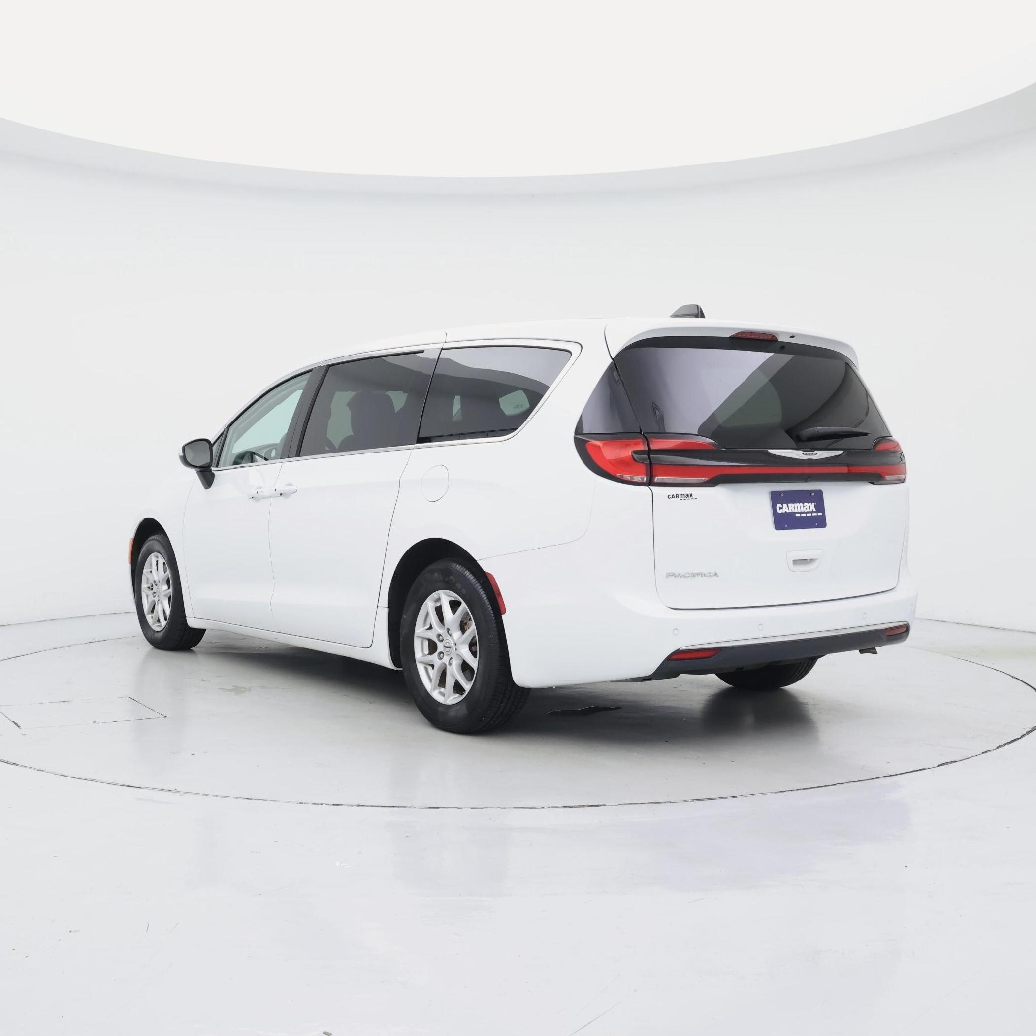 Thumbnail: 2023 Chrysler Pacifica - 2