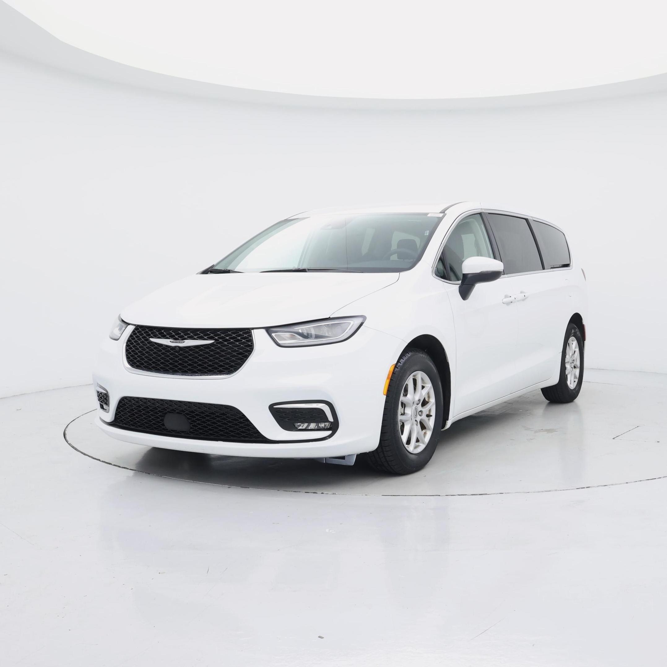 Thumbnail: 2023 Chrysler Pacifica - 4