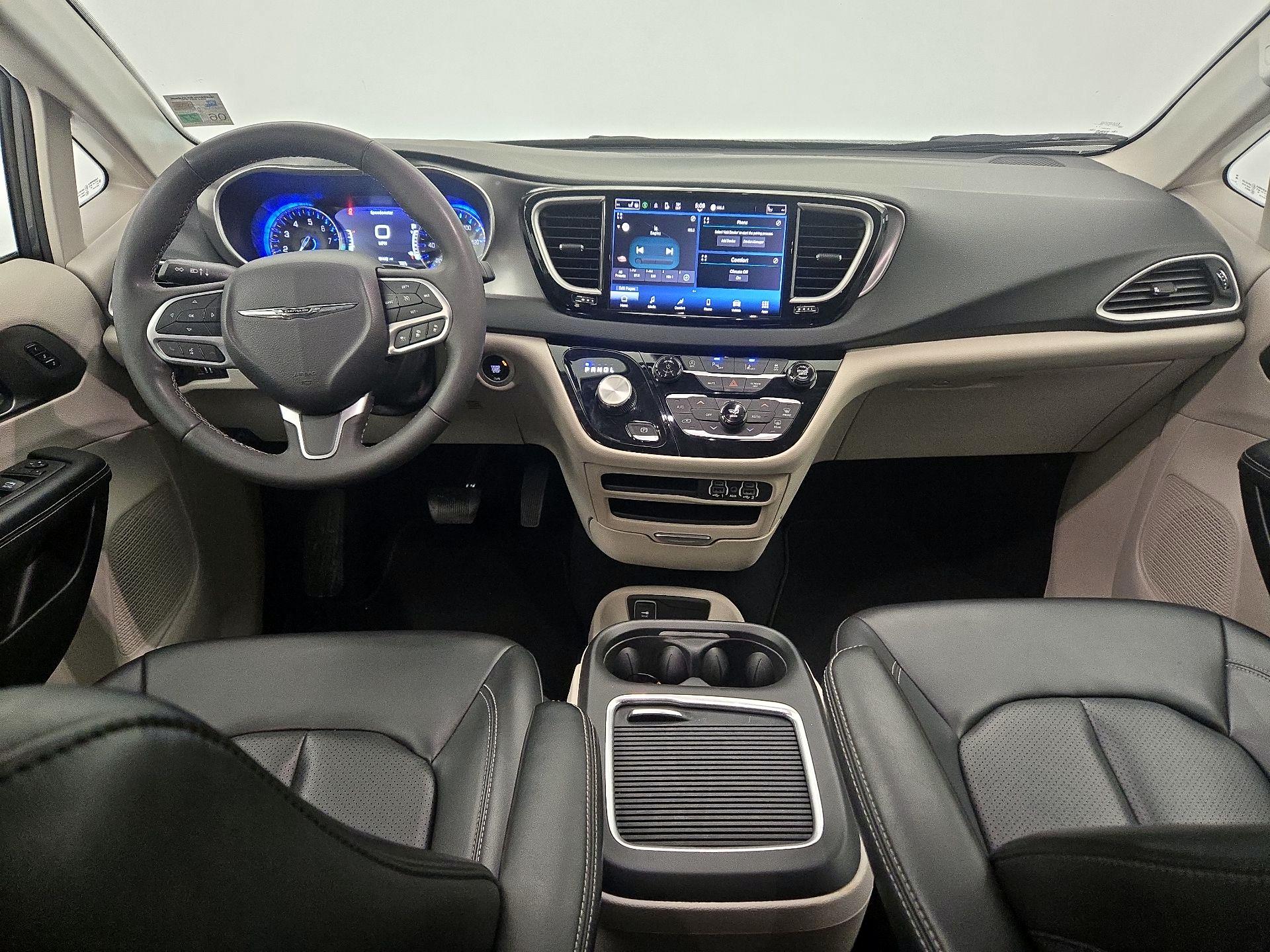 Thumbnail: 2023 Chrysler Pacifica - 9