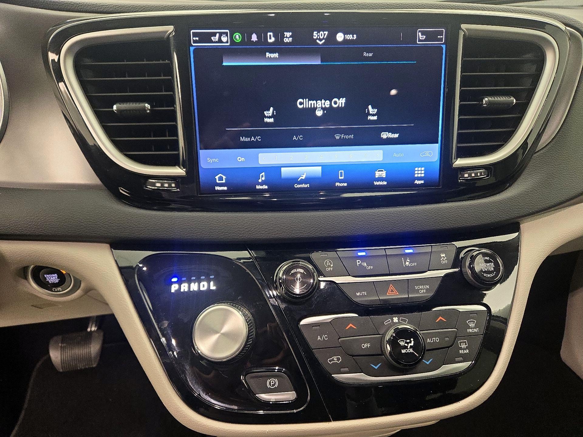 Thumbnail: 2023 Chrysler Pacifica - 16
