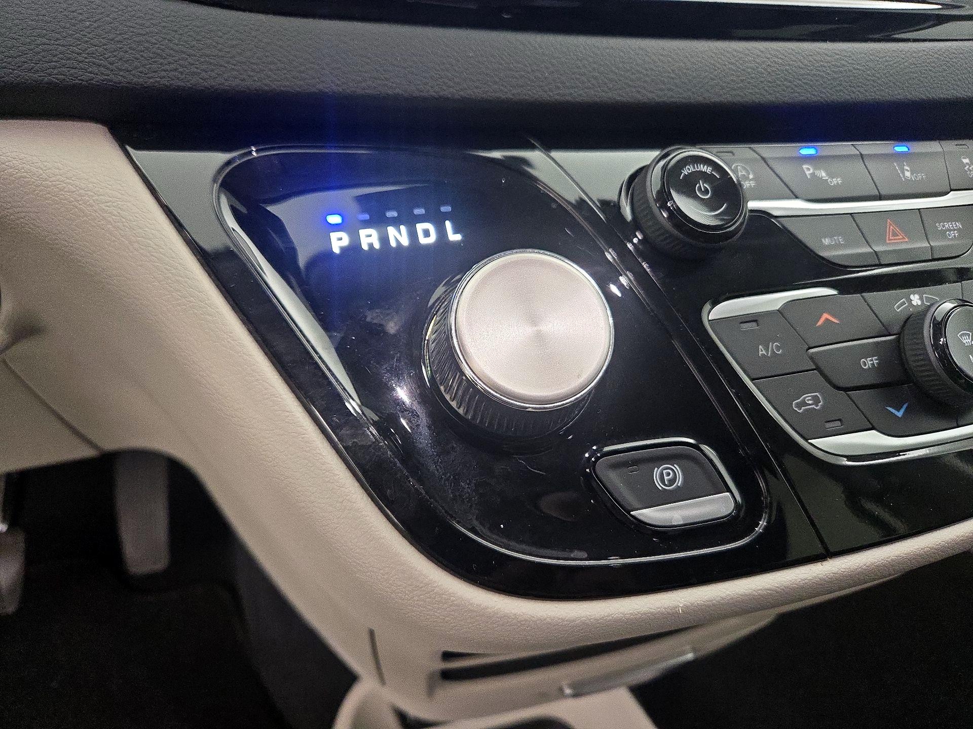 Thumbnail: 2023 Chrysler Pacifica - 17