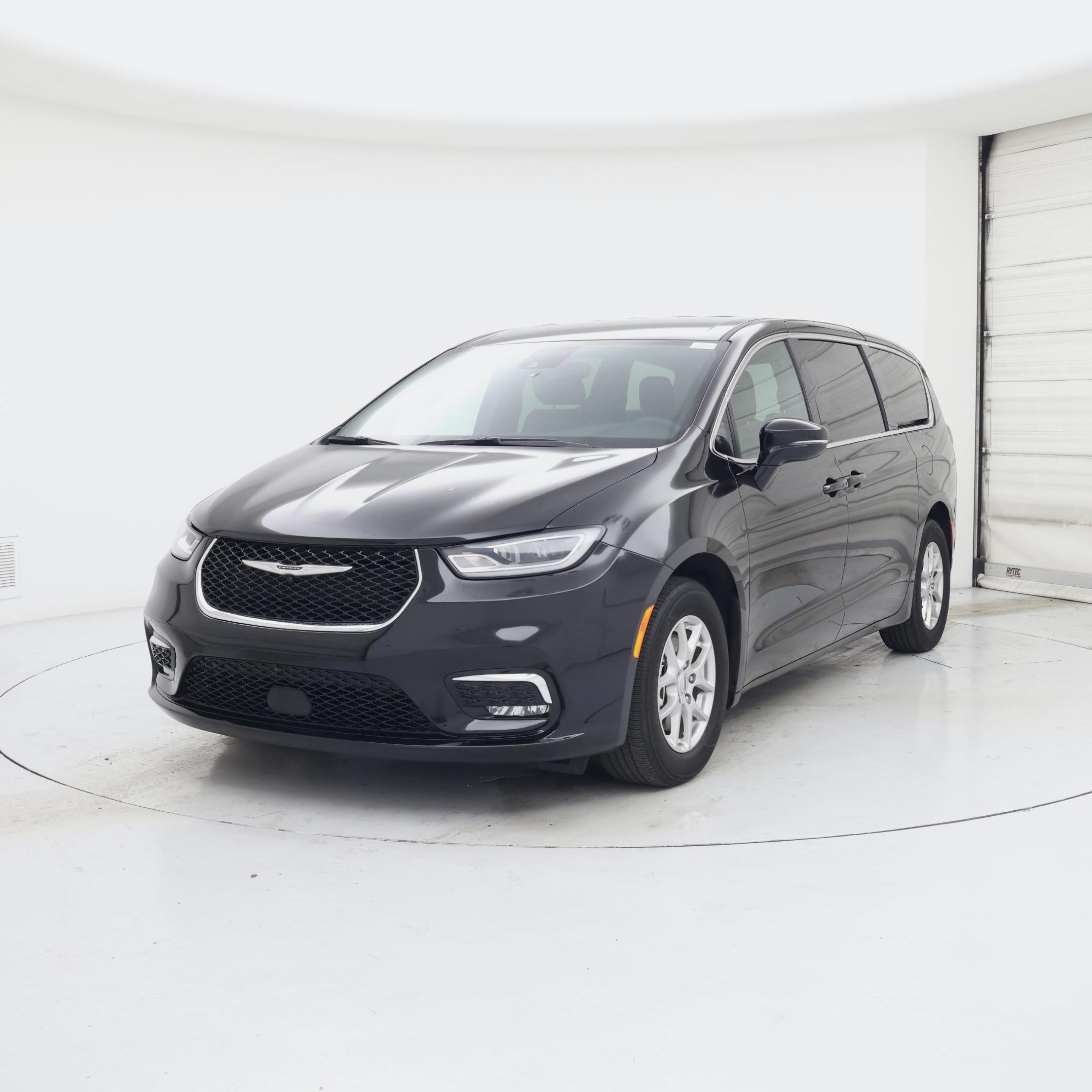 Thumbnail: 2025 Chrysler Pacifica - 4