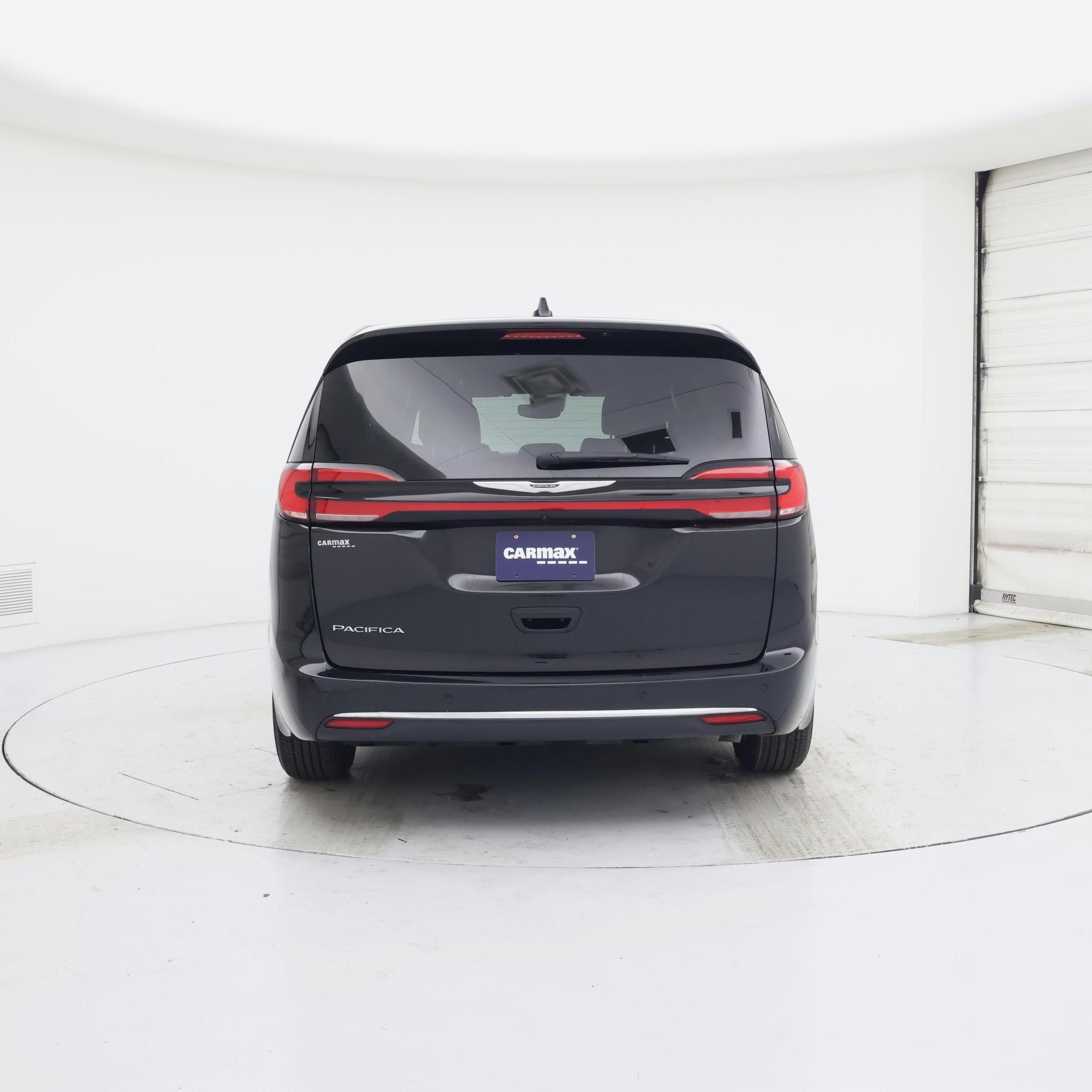 Thumbnail: 2025 Chrysler Pacifica - 6