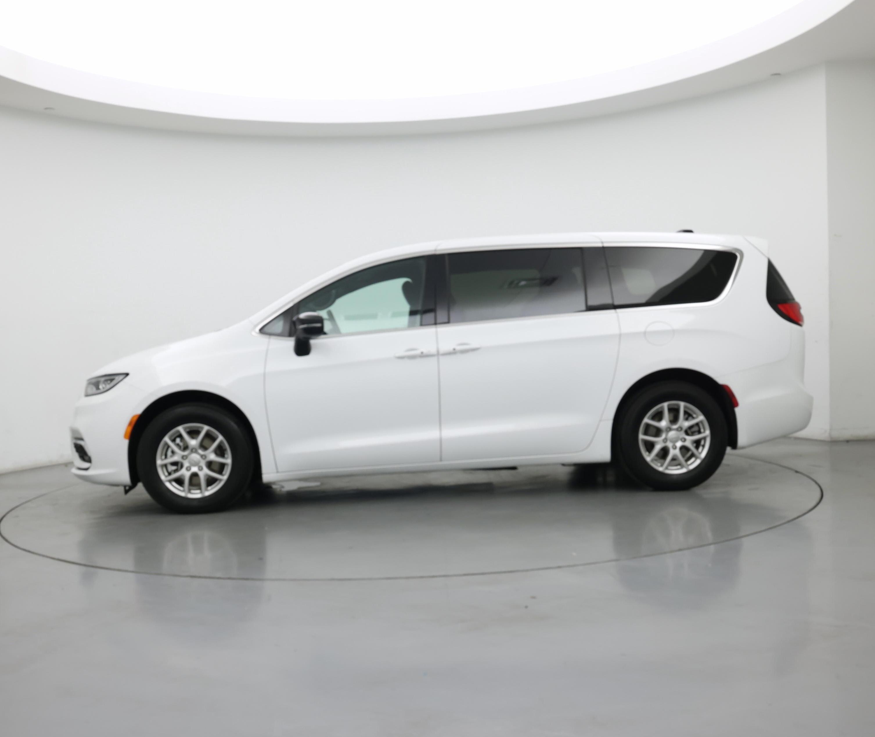 Thumbnail: 2025 Chrysler Pacifica - 3