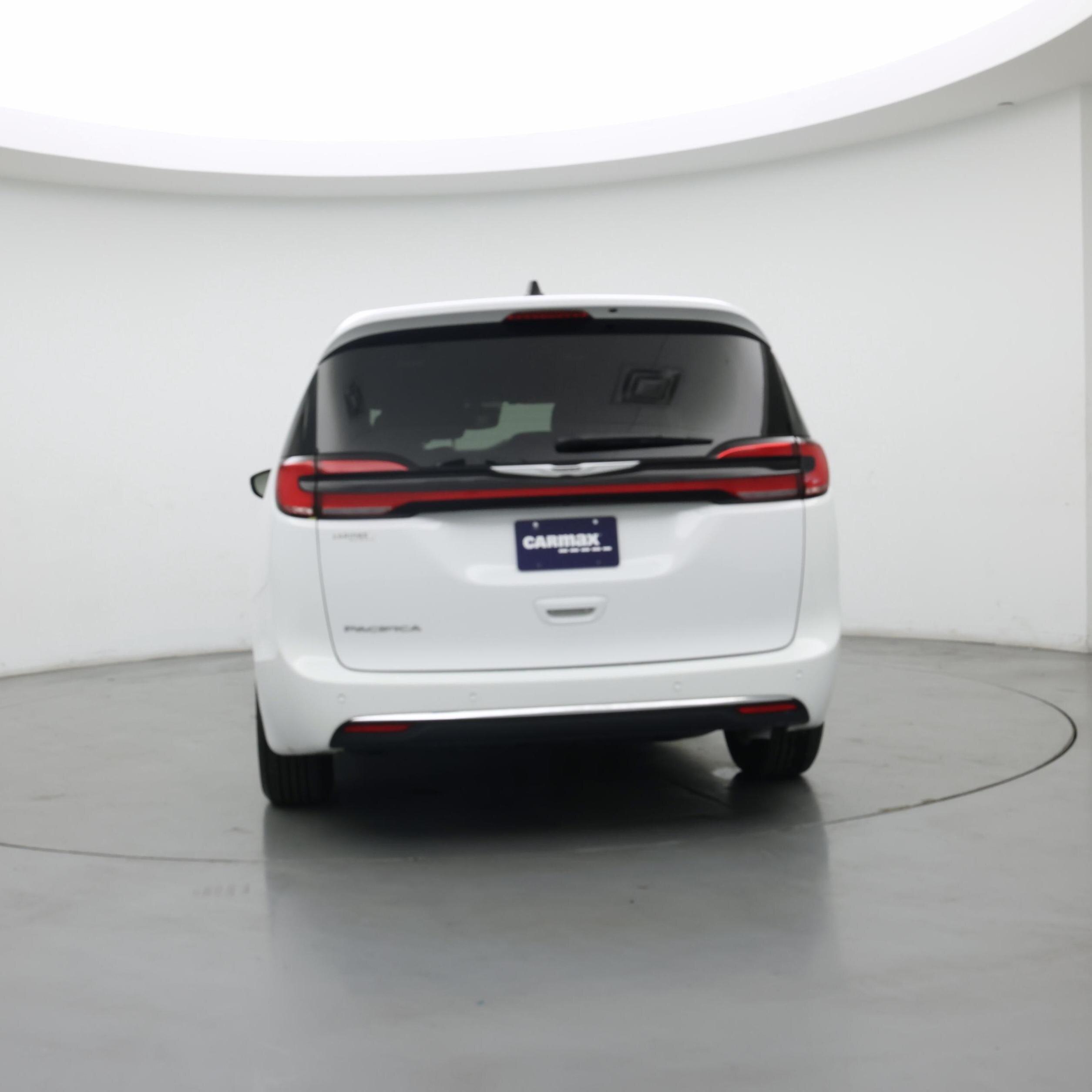 Thumbnail: 2025 Chrysler Pacifica - 6