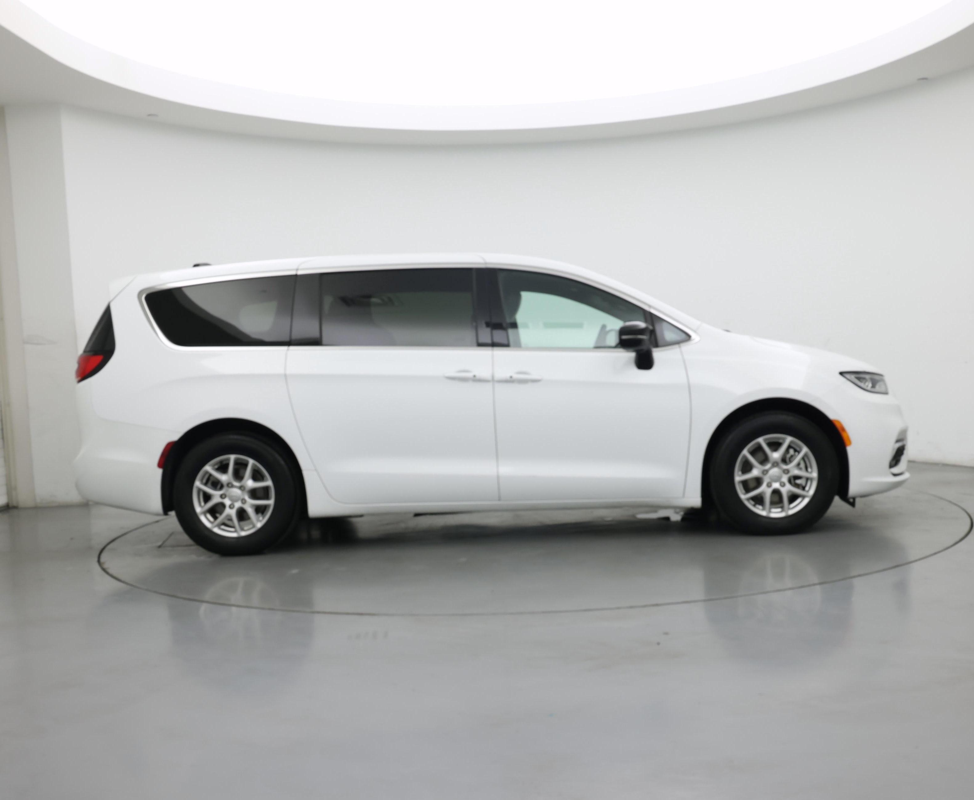 Thumbnail: 2025 Chrysler Pacifica - 7
