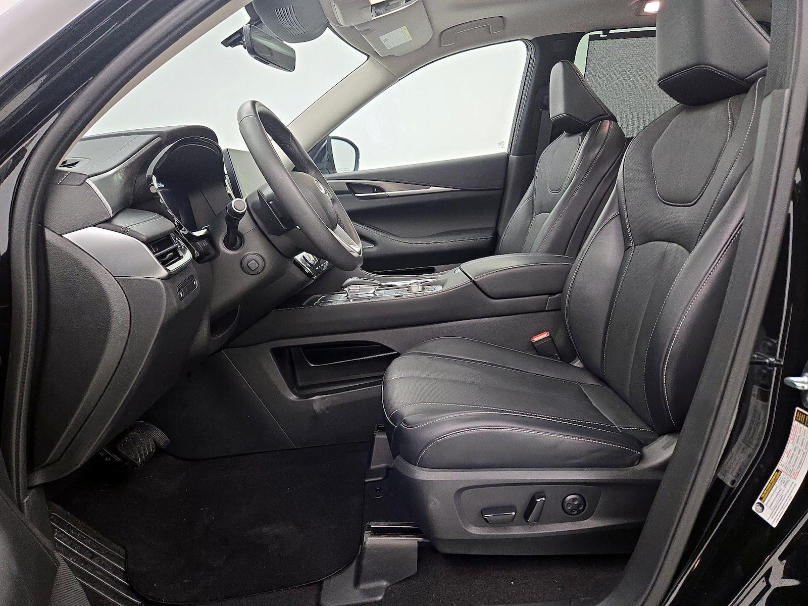 2023 INFINITI QX60 LUXE - Photo 12