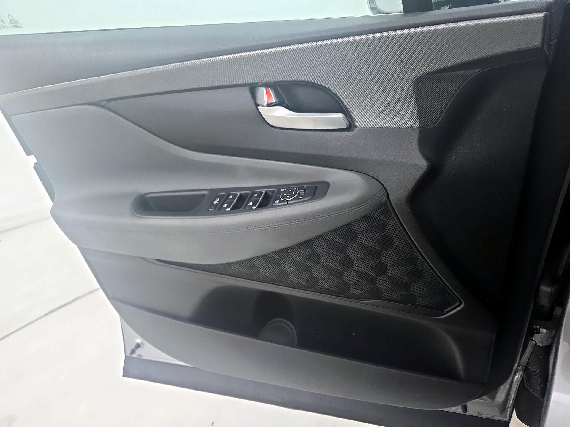 Thumbnail: 2023 Hyundai Santa Fe - 12