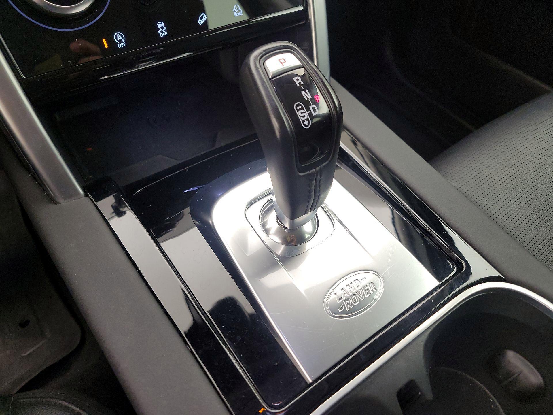 Thumbnail: 2021 Land Rover Discovery Sport - 17