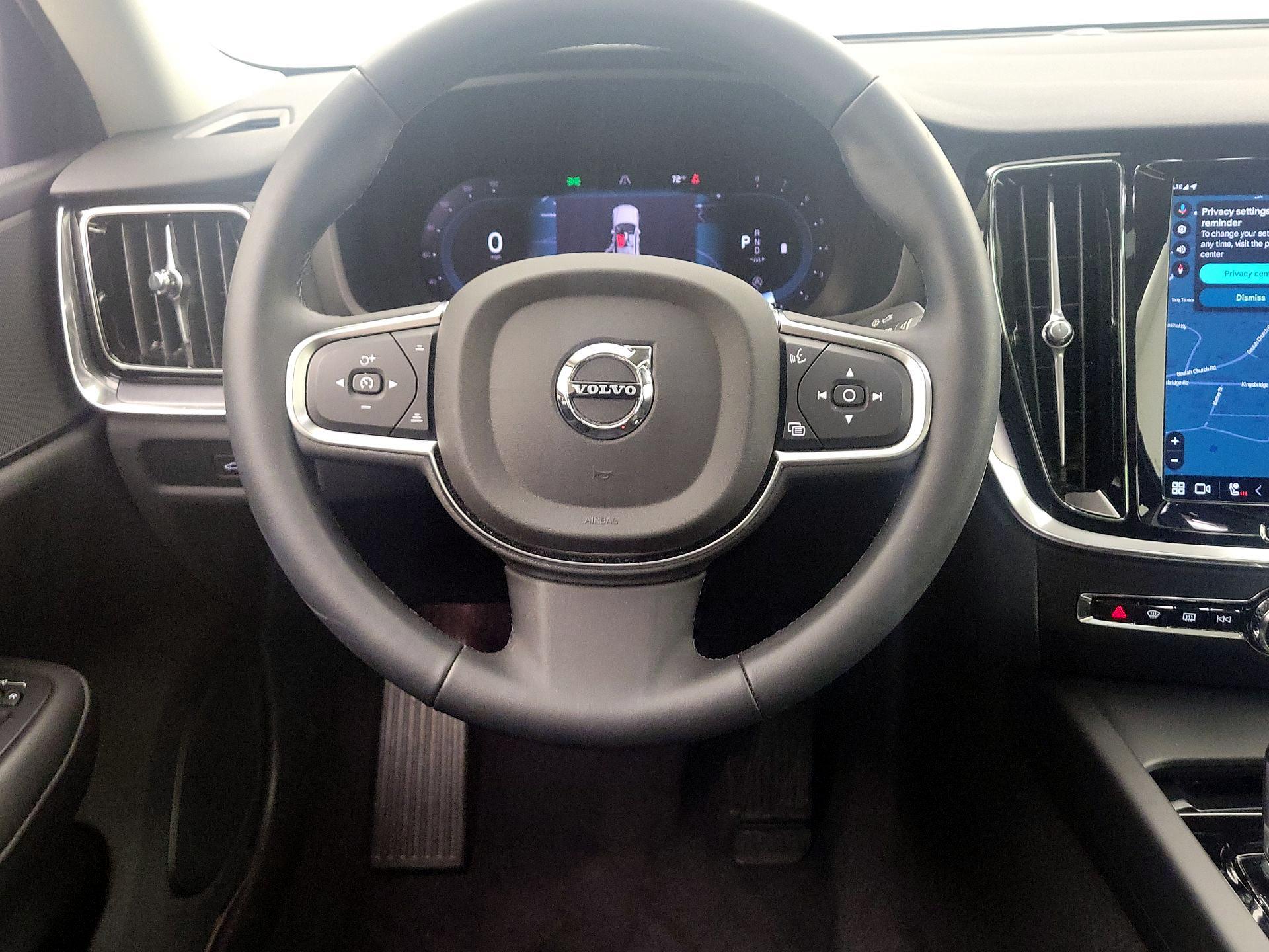 Thumbnail: 2025 Volvo S60 - 10