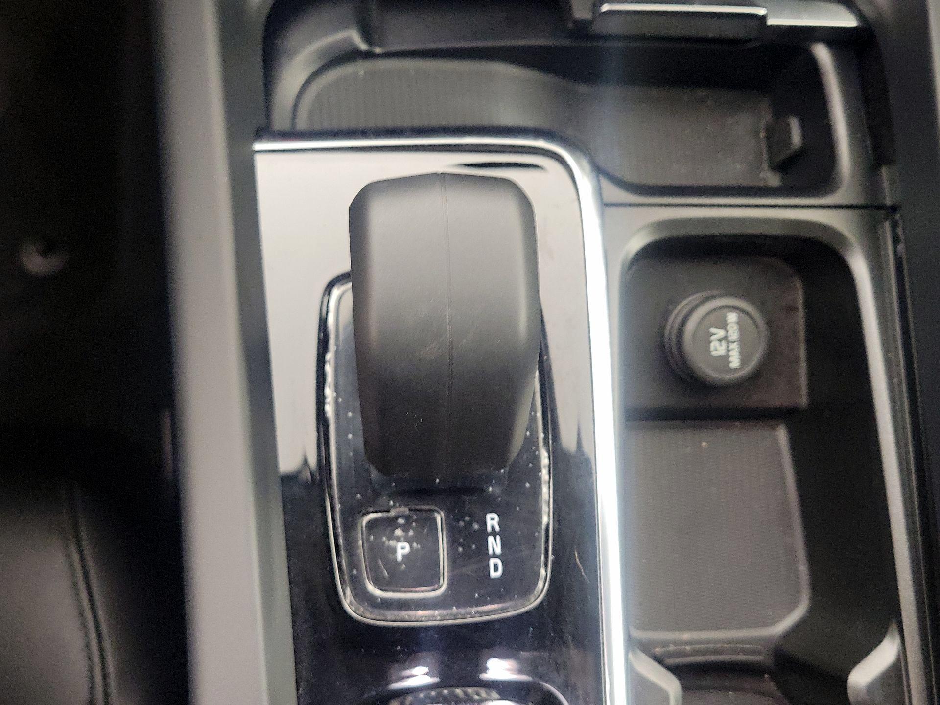 Thumbnail: 2025 Volvo S60 - 18