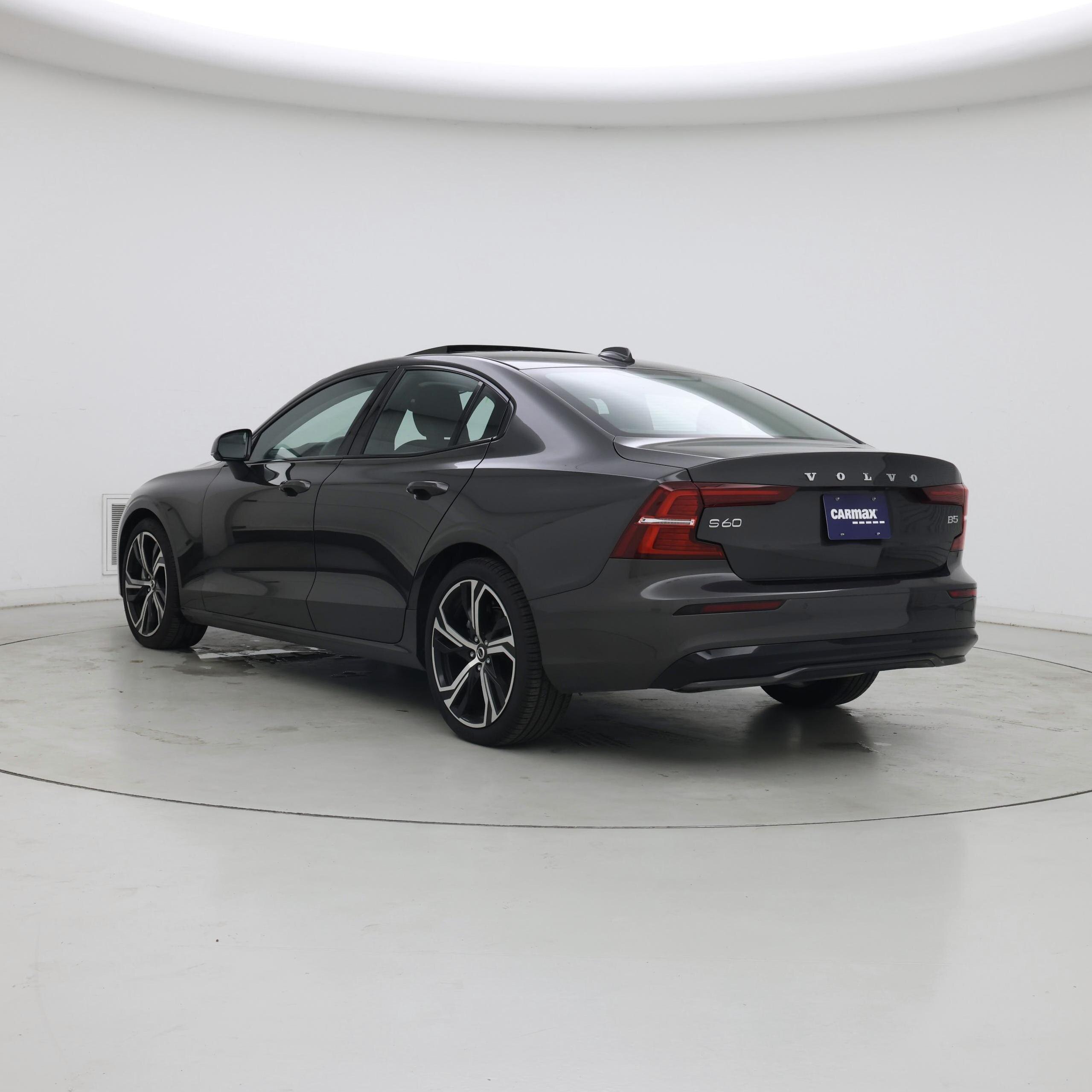 Thumbnail: 2025 Volvo S60 - 2