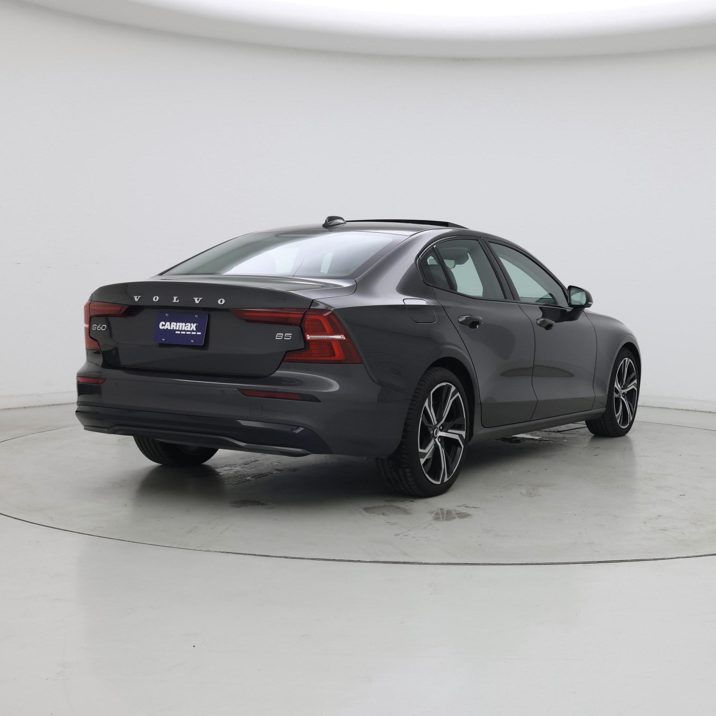 Thumbnail: 2025 Volvo S60 - 8