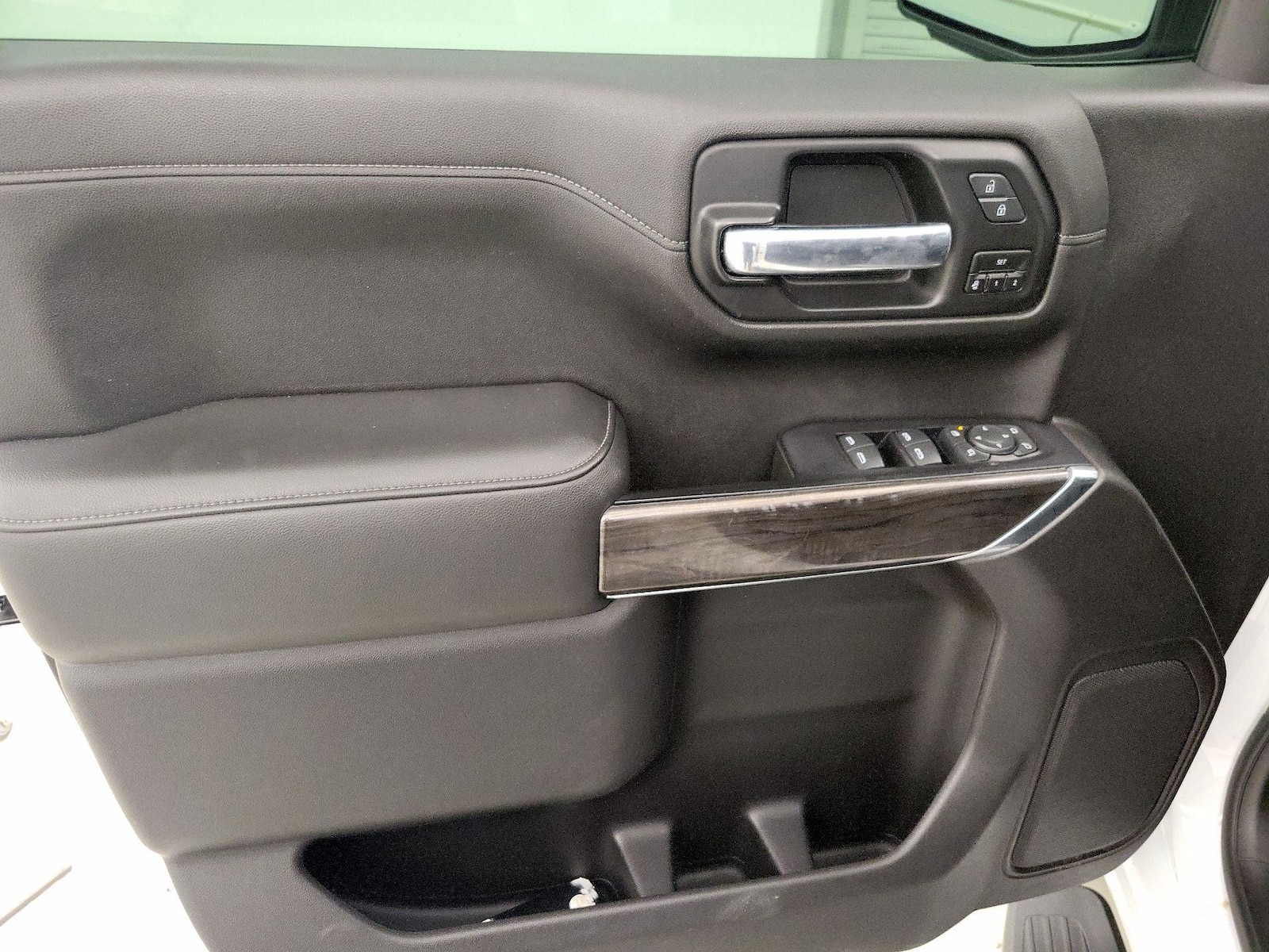 2020 Chevrolet Silverado 1500 LTZ - Photo 13