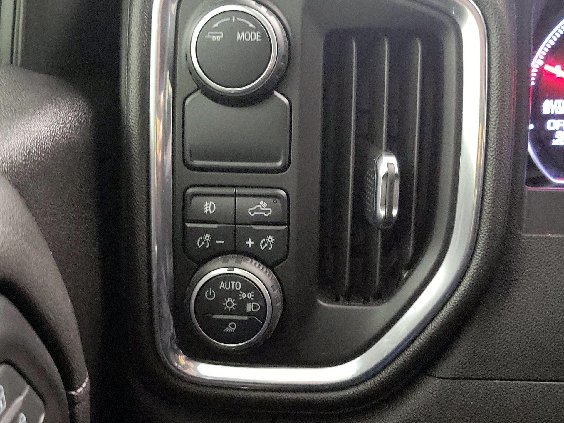 Thumbnail: 2020 Chevrolet Silverado 1500 - 13