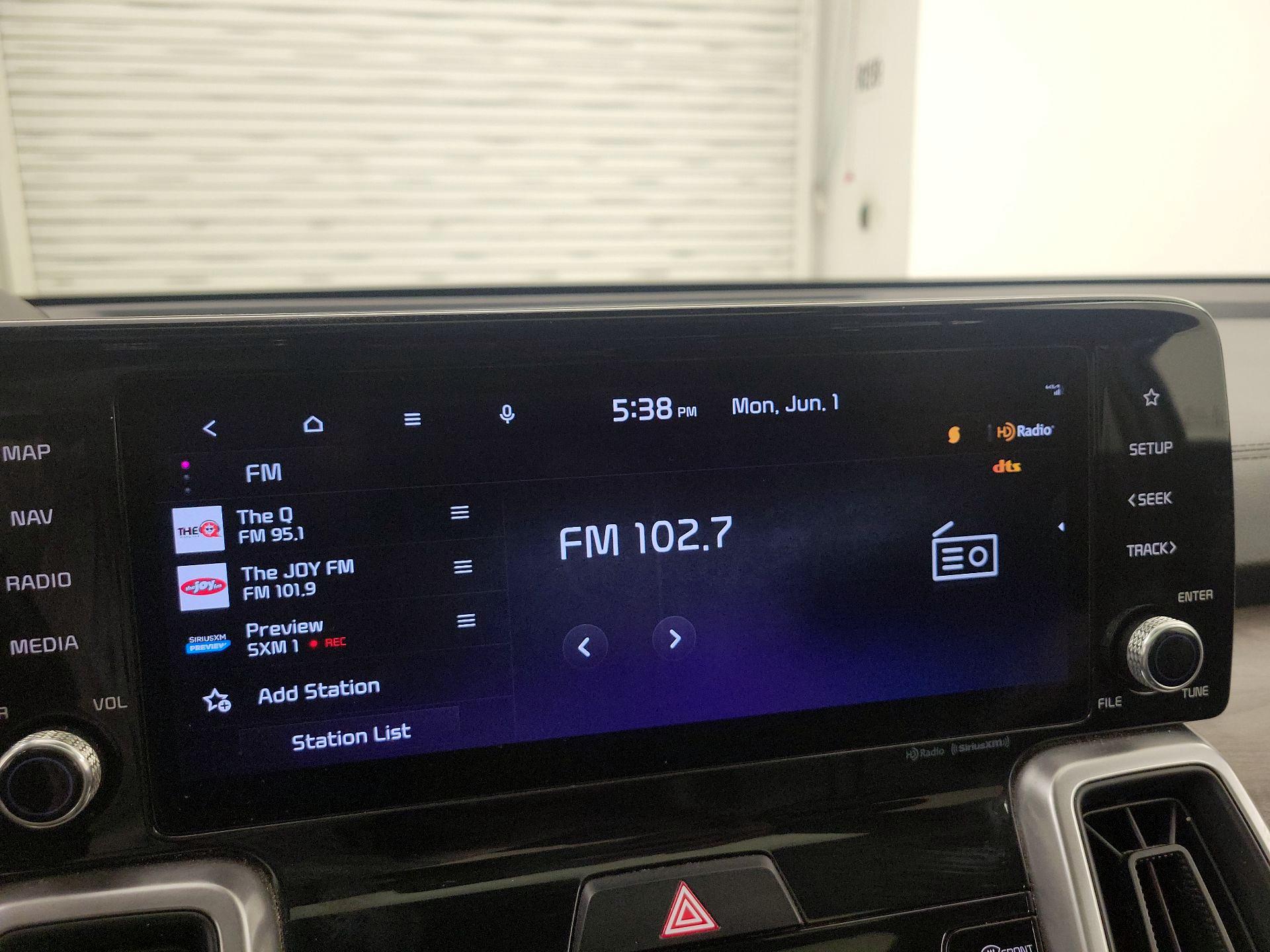 Thumbnail: 2023 Kia Sorento - 16