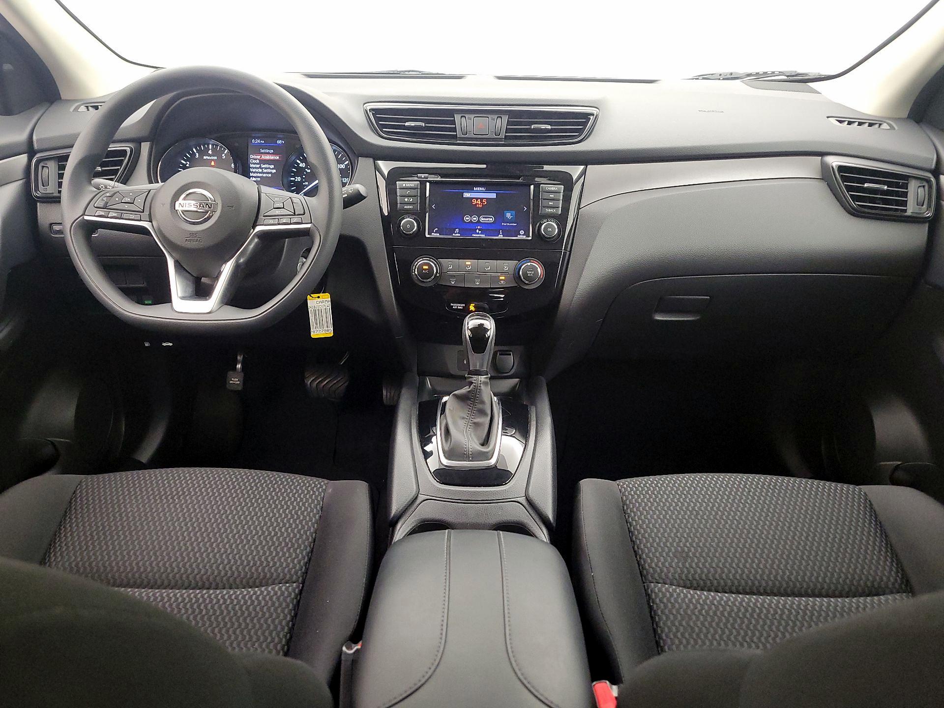 Thumbnail: 2020 Nissan Rogue Sport - 9