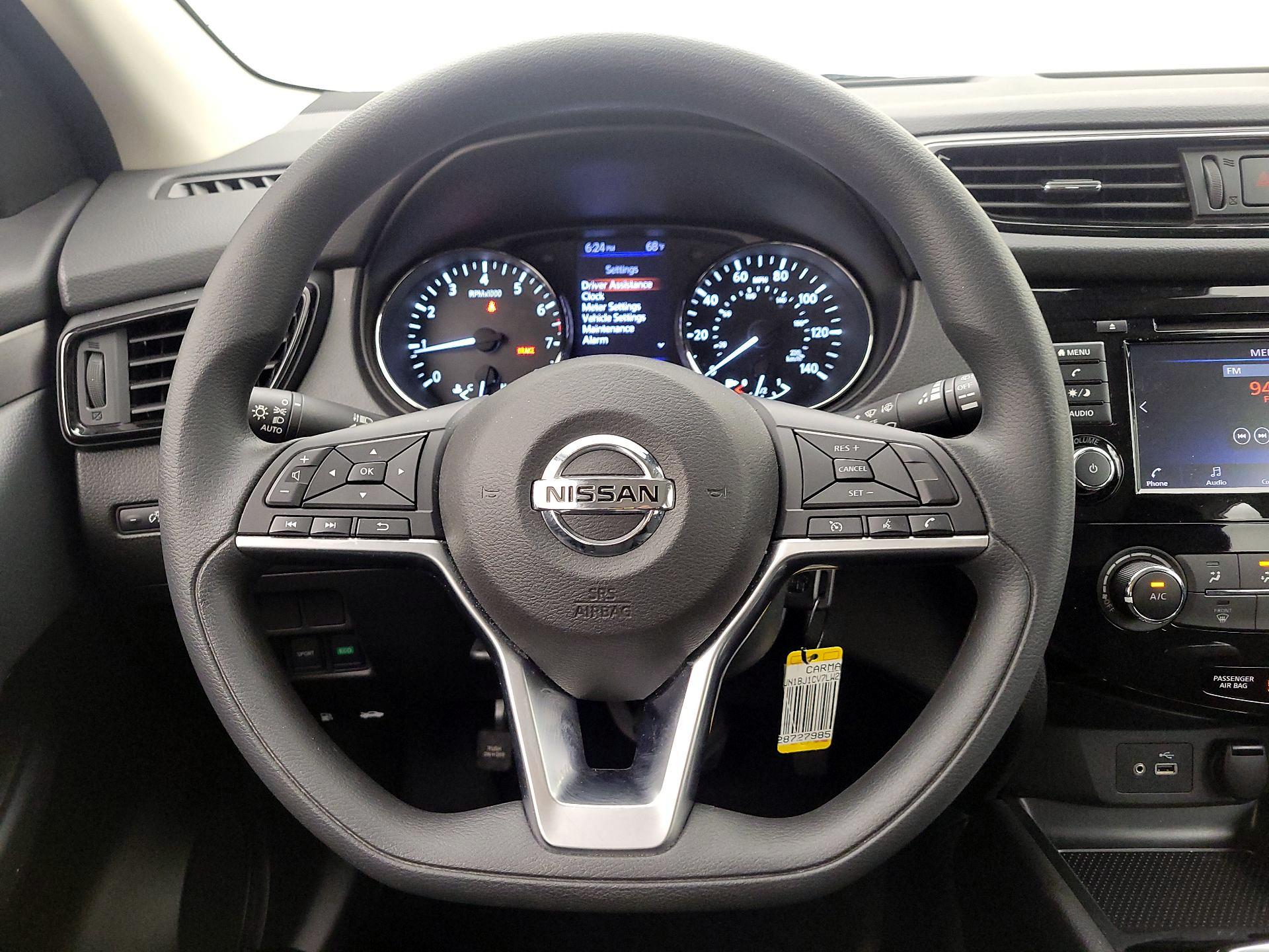 Thumbnail: 2020 Nissan Rogue Sport - 10