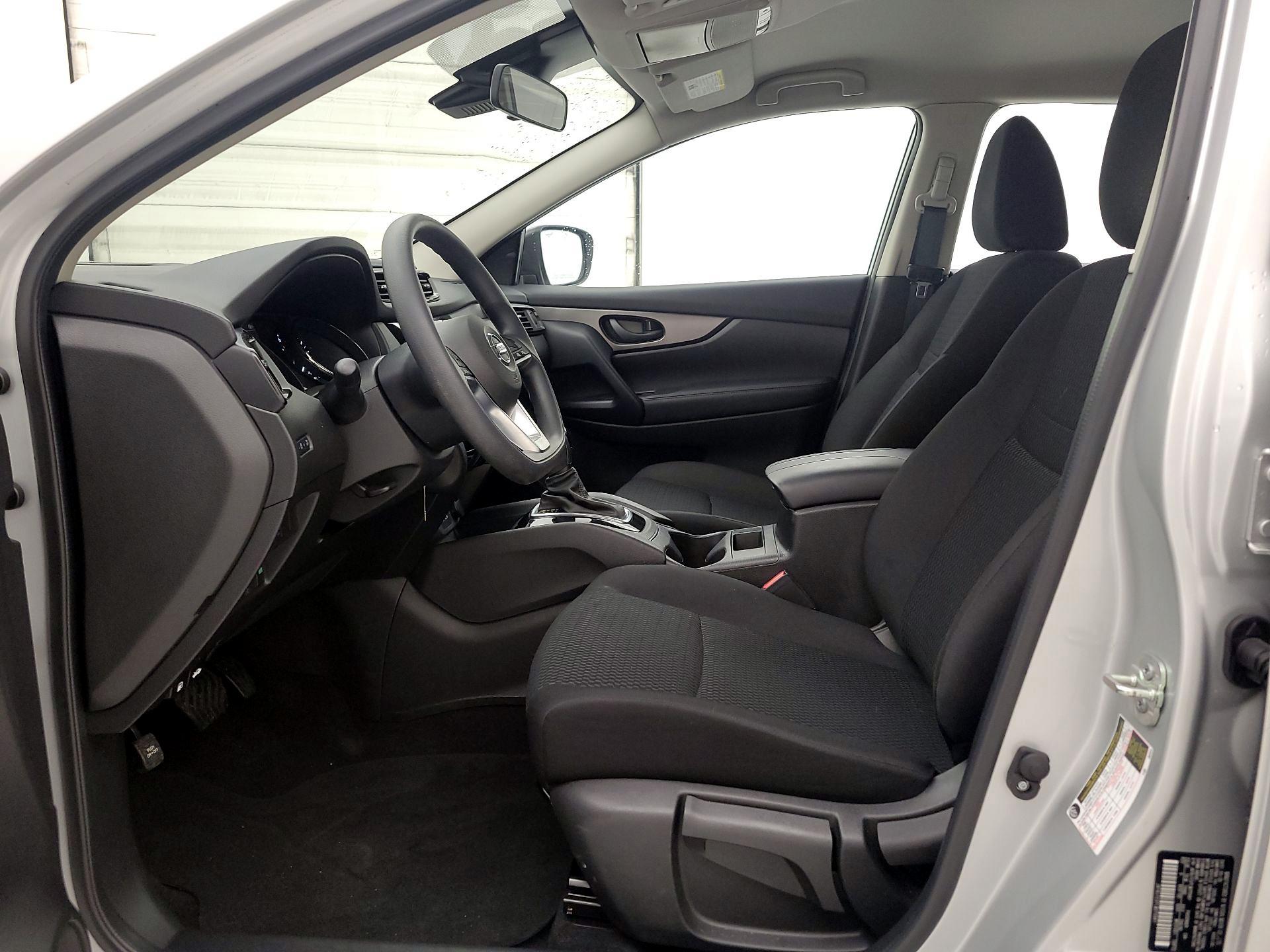 Thumbnail: 2020 Nissan Rogue Sport - 11