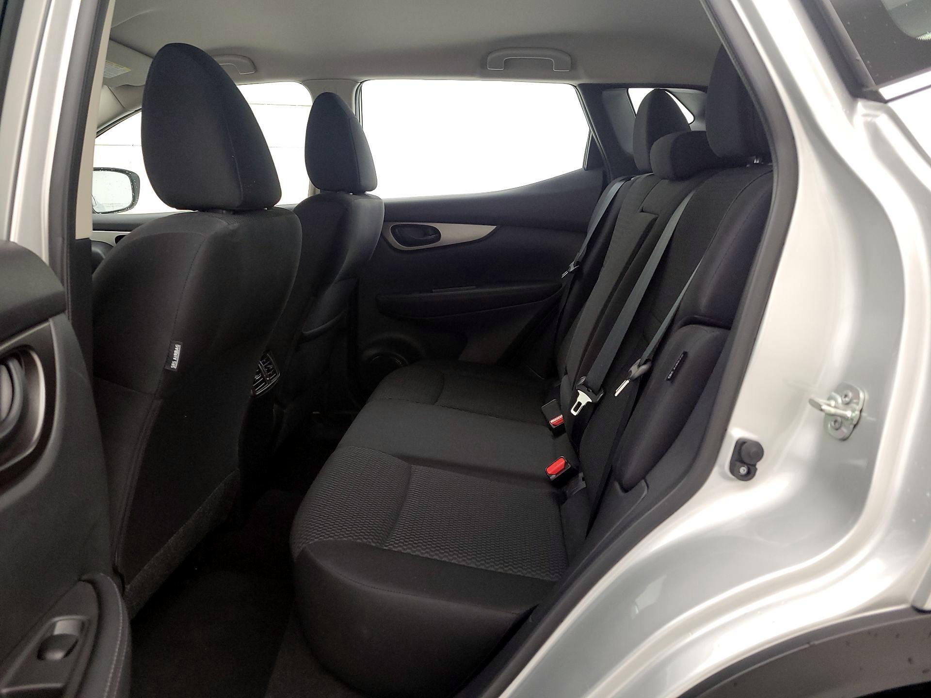 Thumbnail: 2020 Nissan Rogue Sport - 19