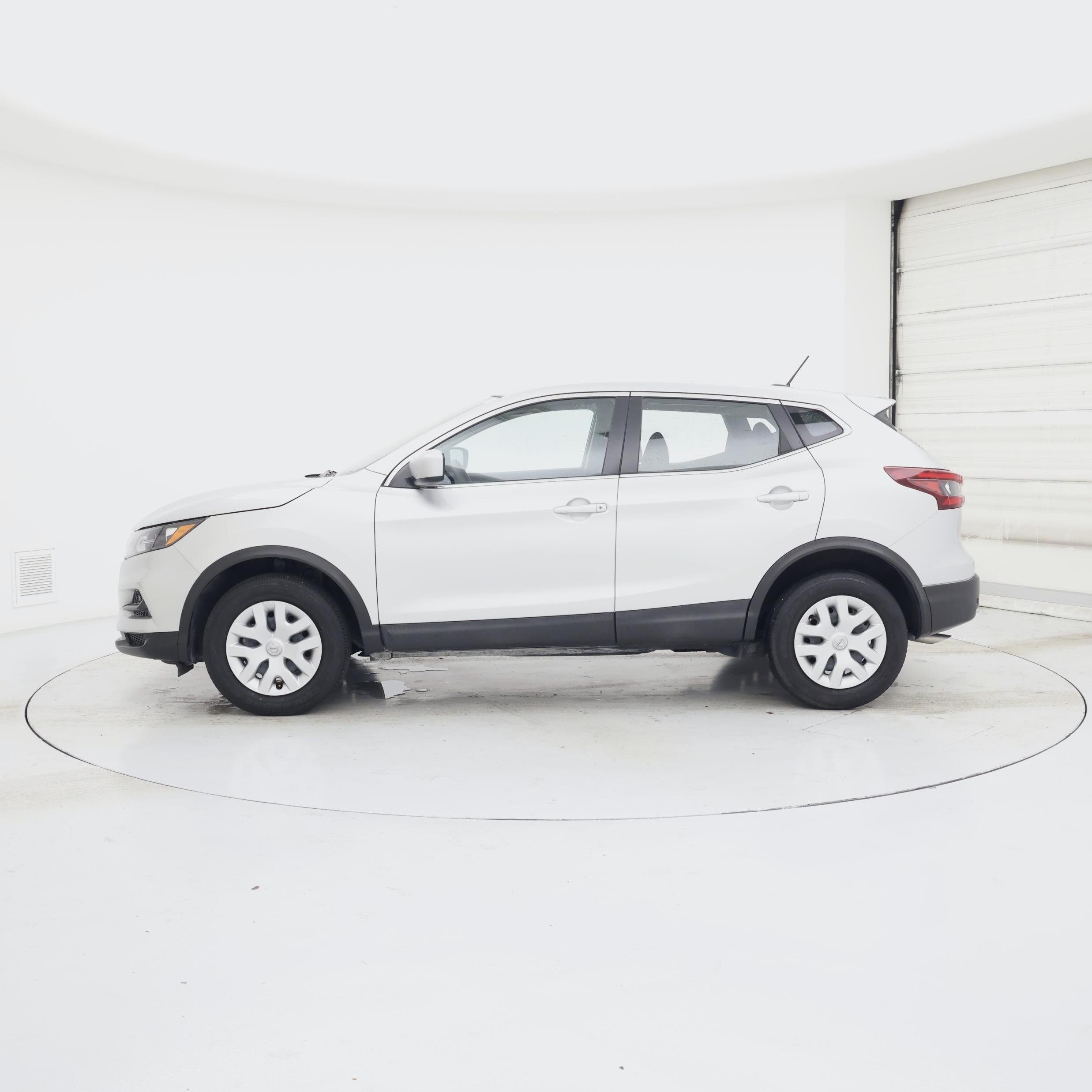Thumbnail: 2020 Nissan Rogue Sport - 3