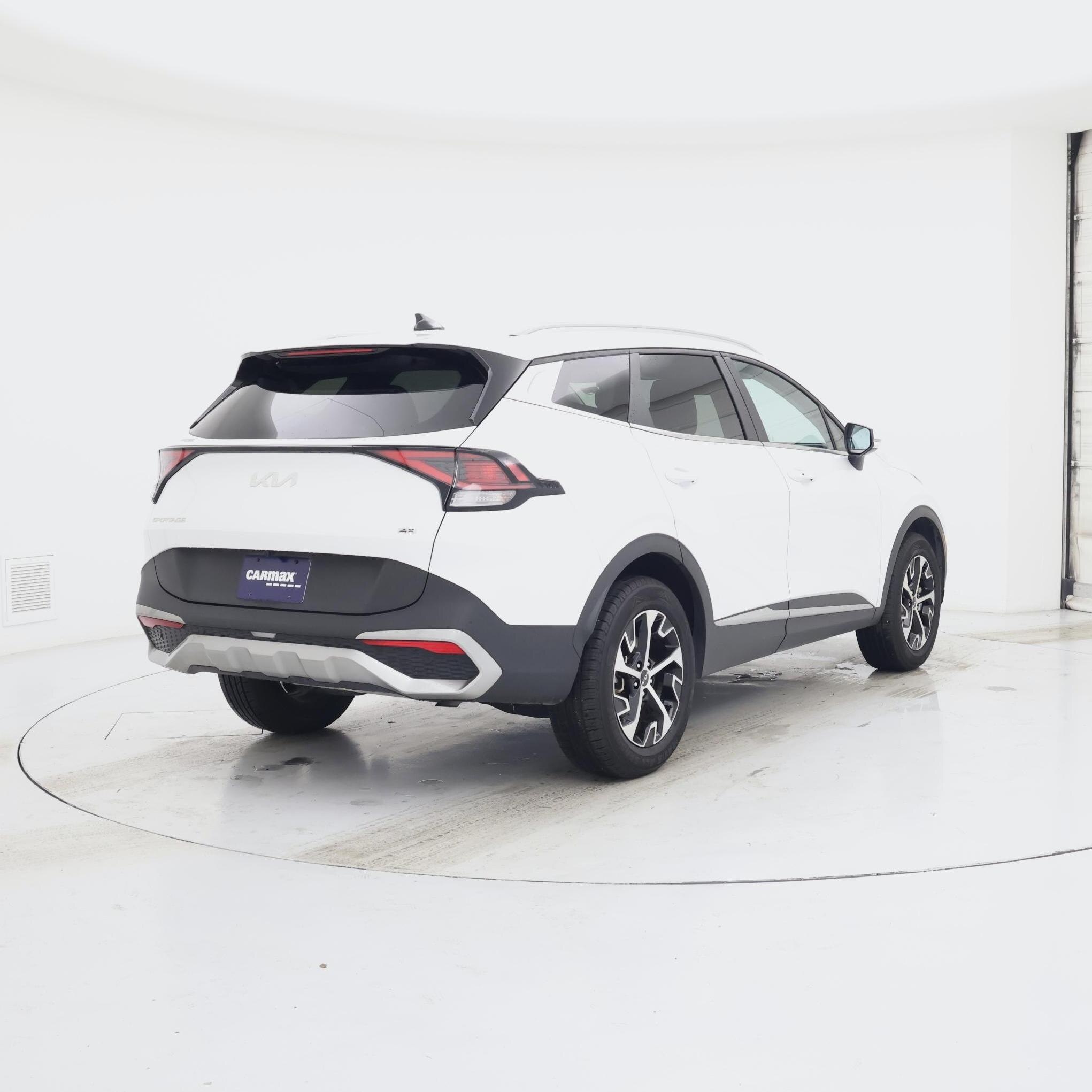 Thumbnail: 2023 Kia Sportage - 8
