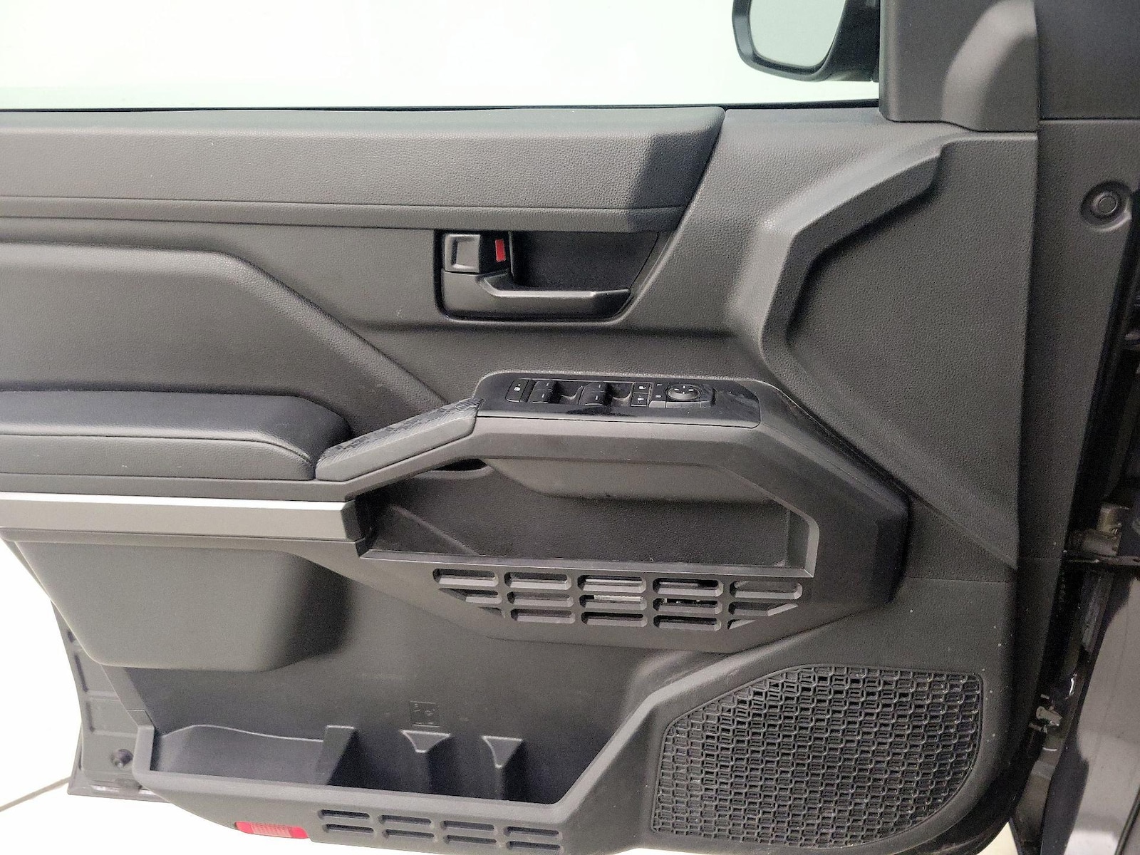2024 Toyota Tacoma SR5 - Photo 13