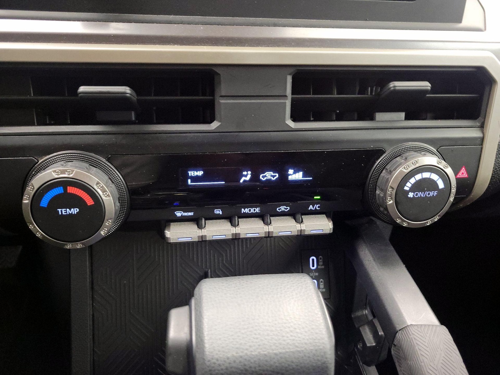2024 Toyota Tacoma SR5 - Photo 17